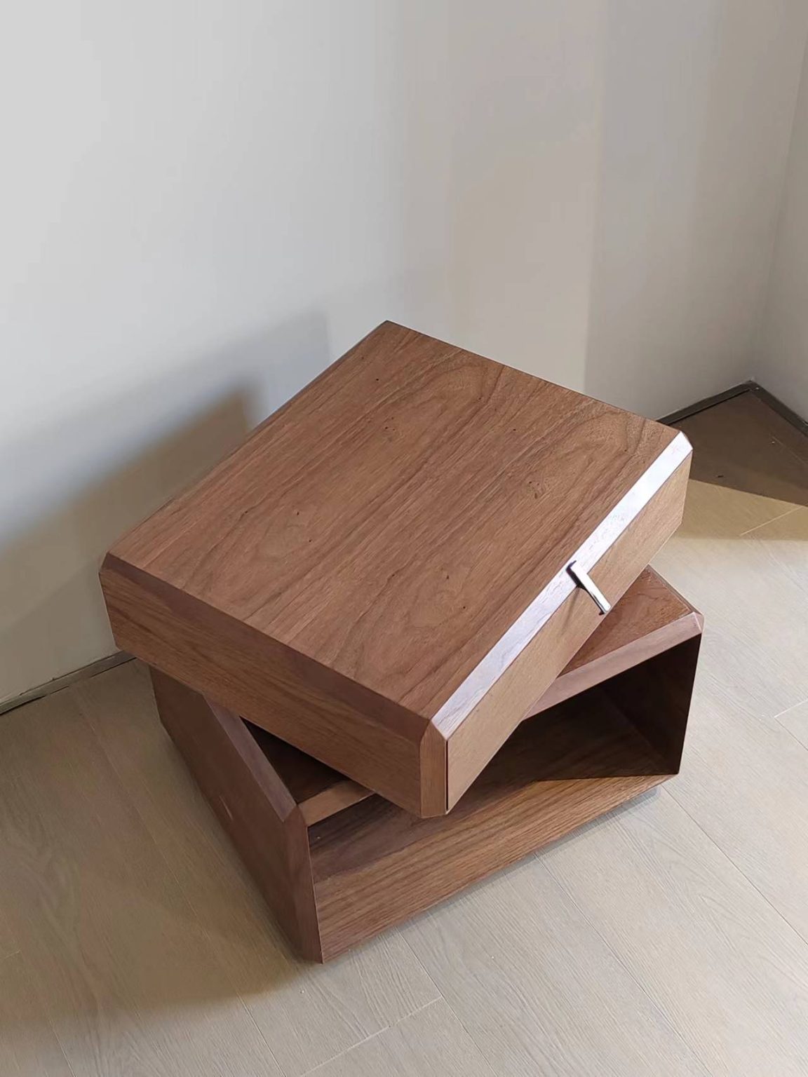 01 Nightstand 8