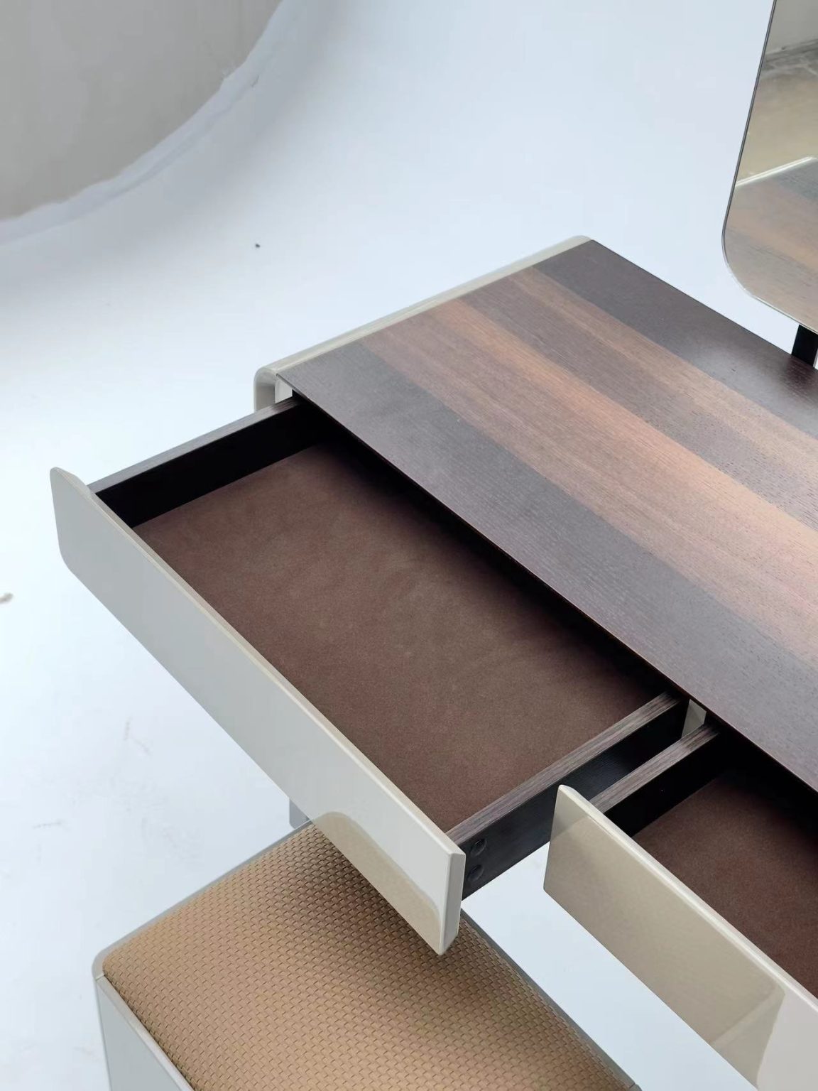 02 Dressing table 7
