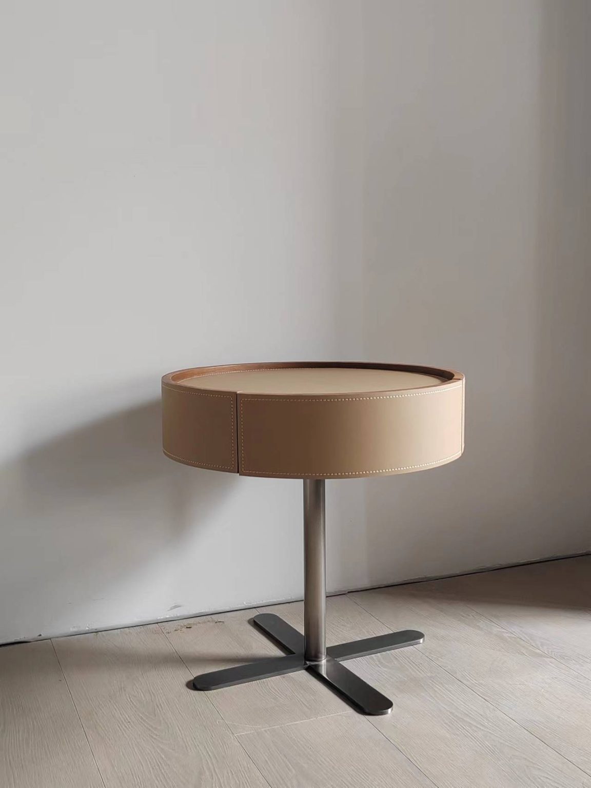 02 Nightstand 3
