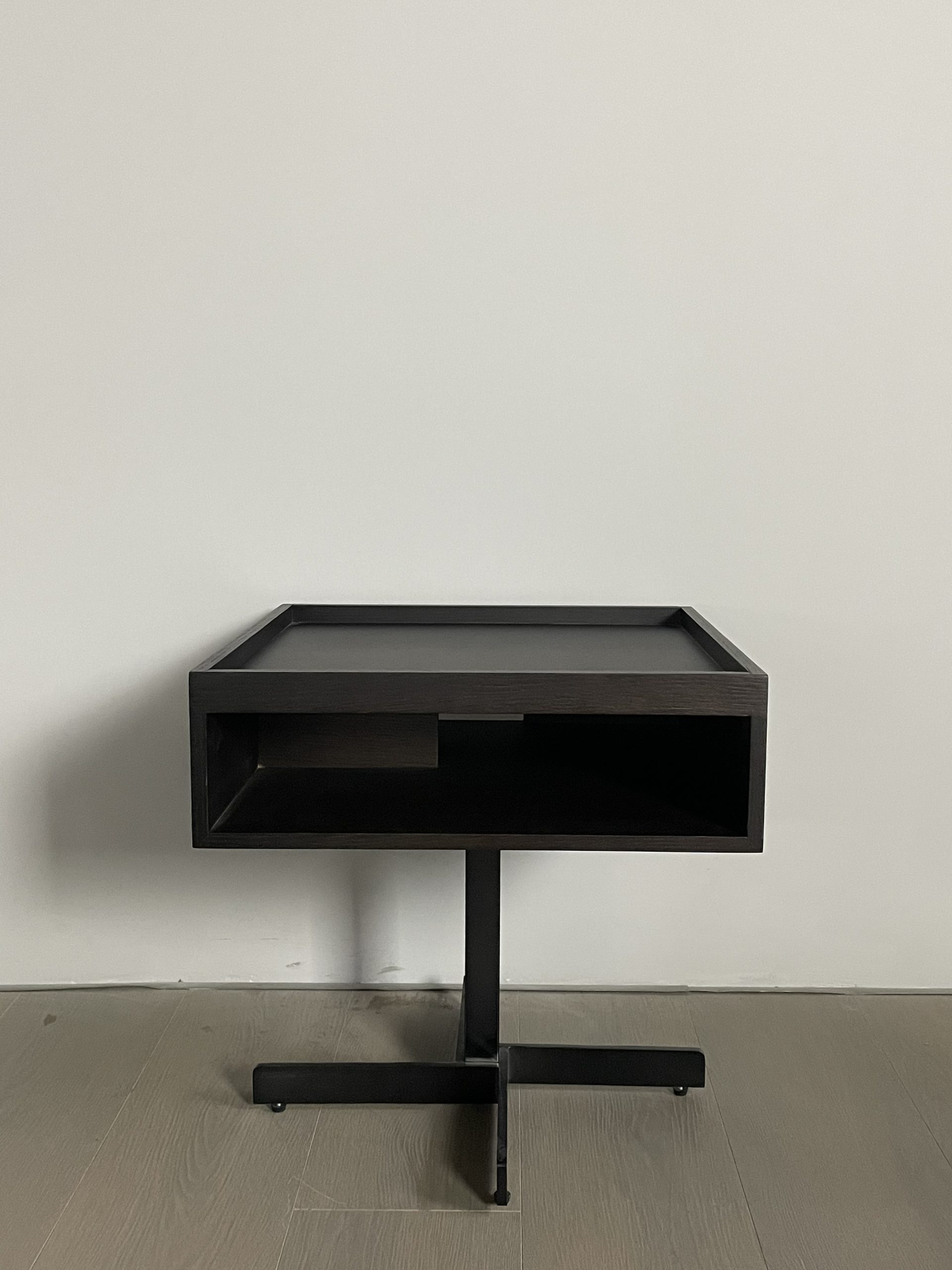 02 Nightstand 8