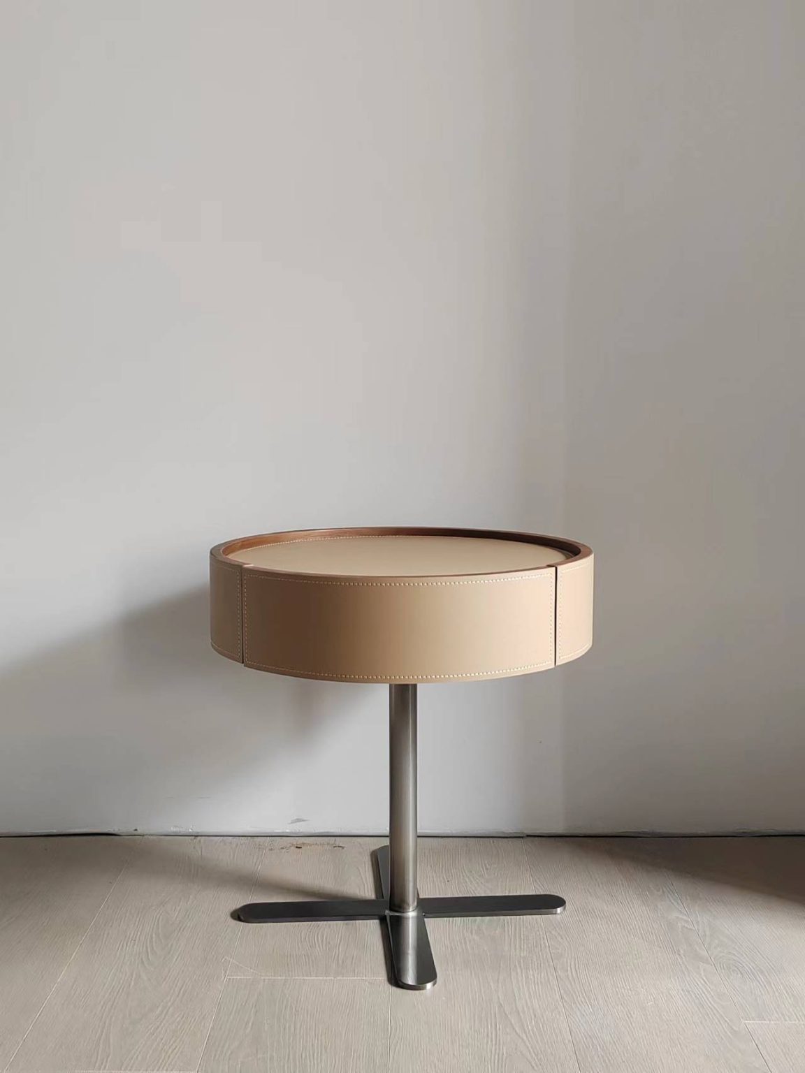 02 Nightstand 9