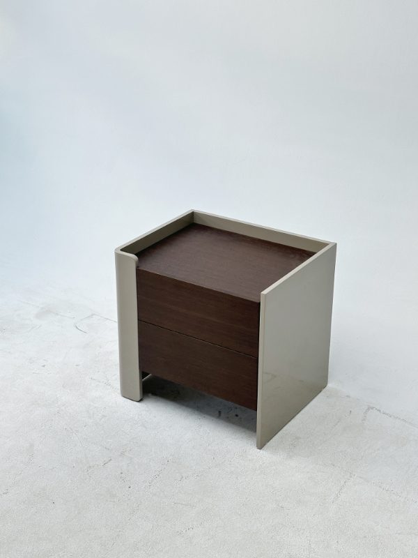 03 Nightstand 3