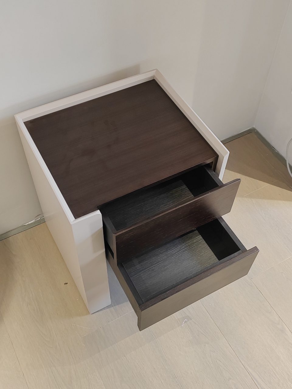 03 Nightstand 5