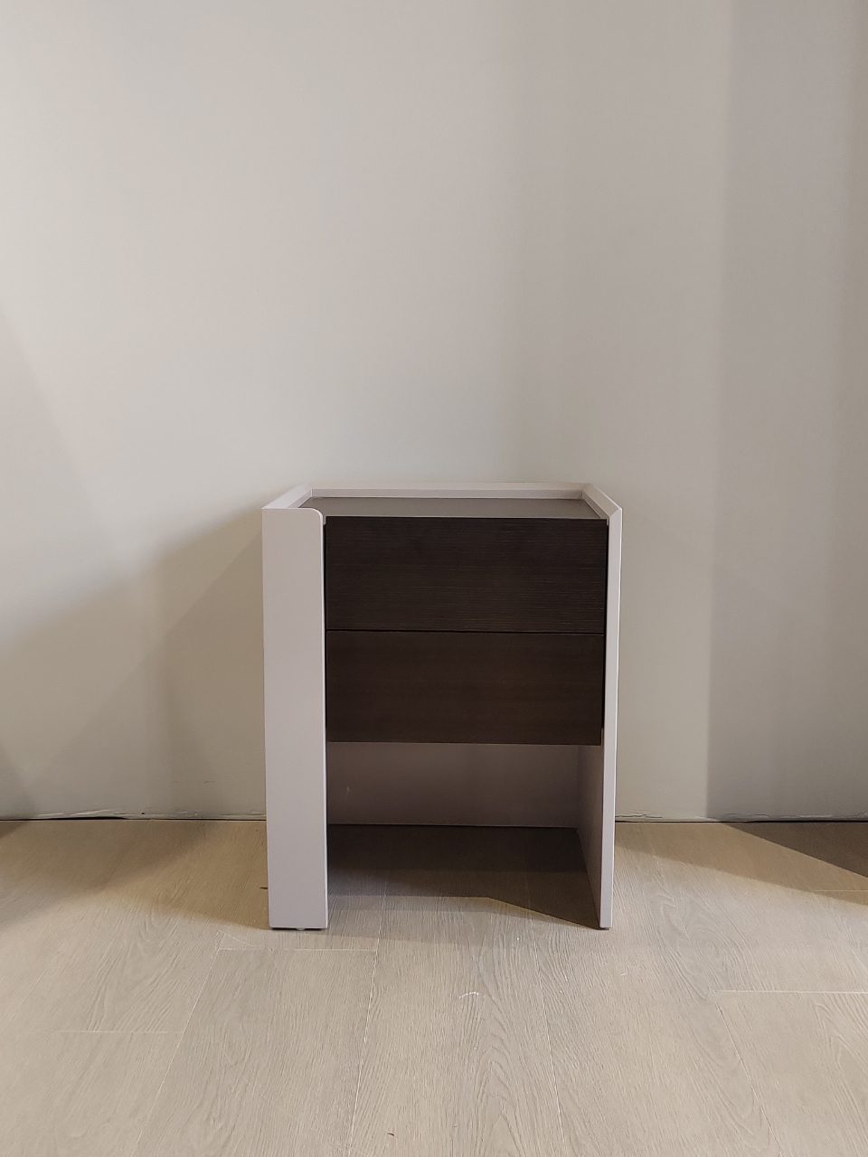 03 Nightstand 7