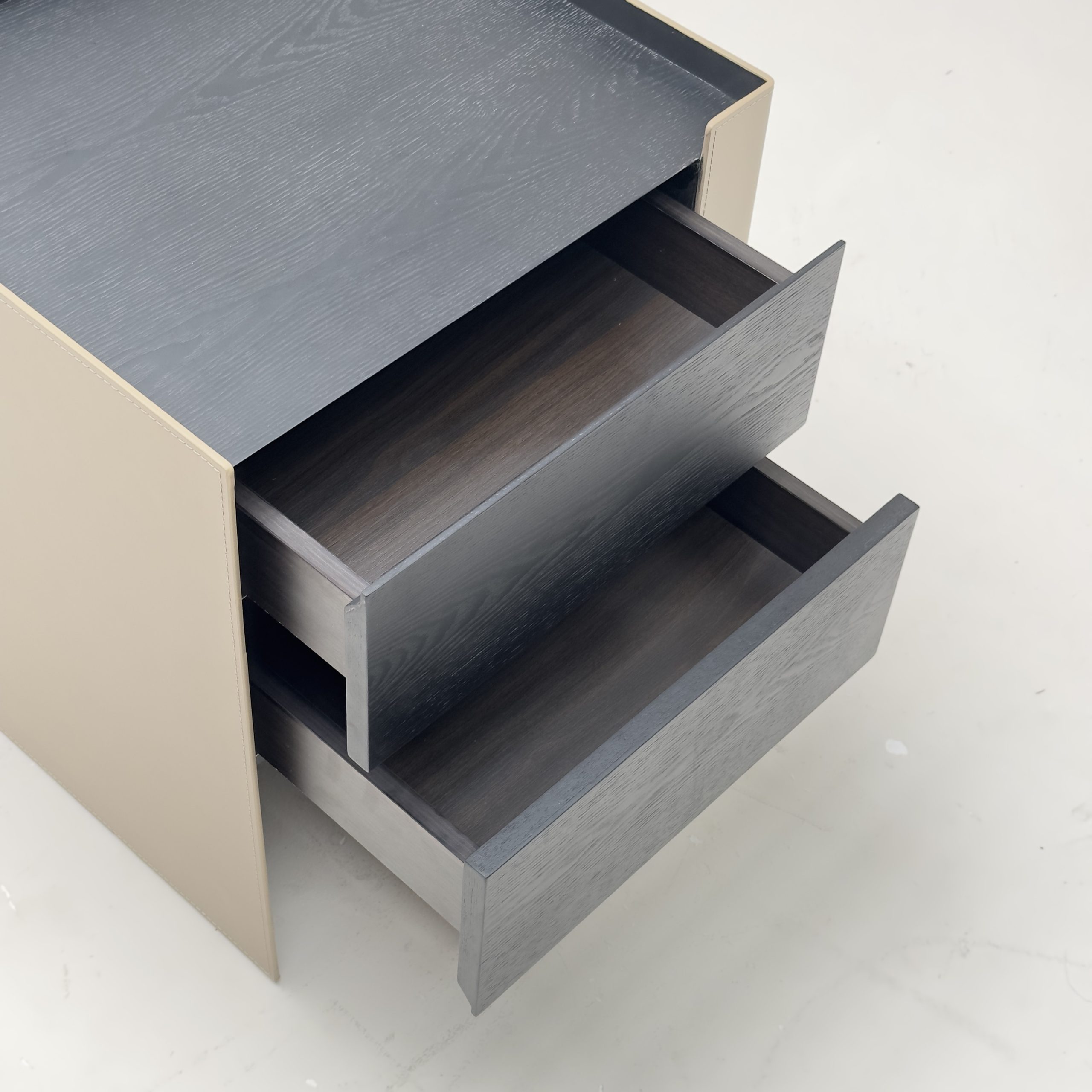03 Nightstand 8