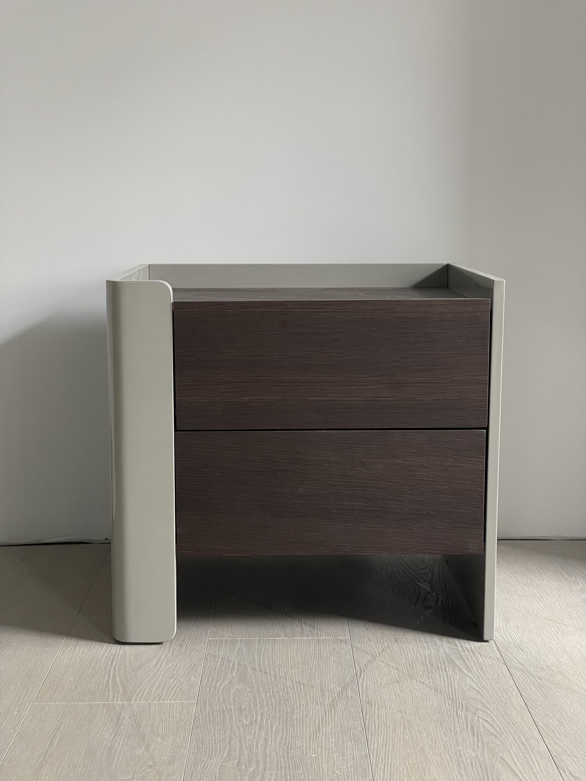 03 Nightstand 9