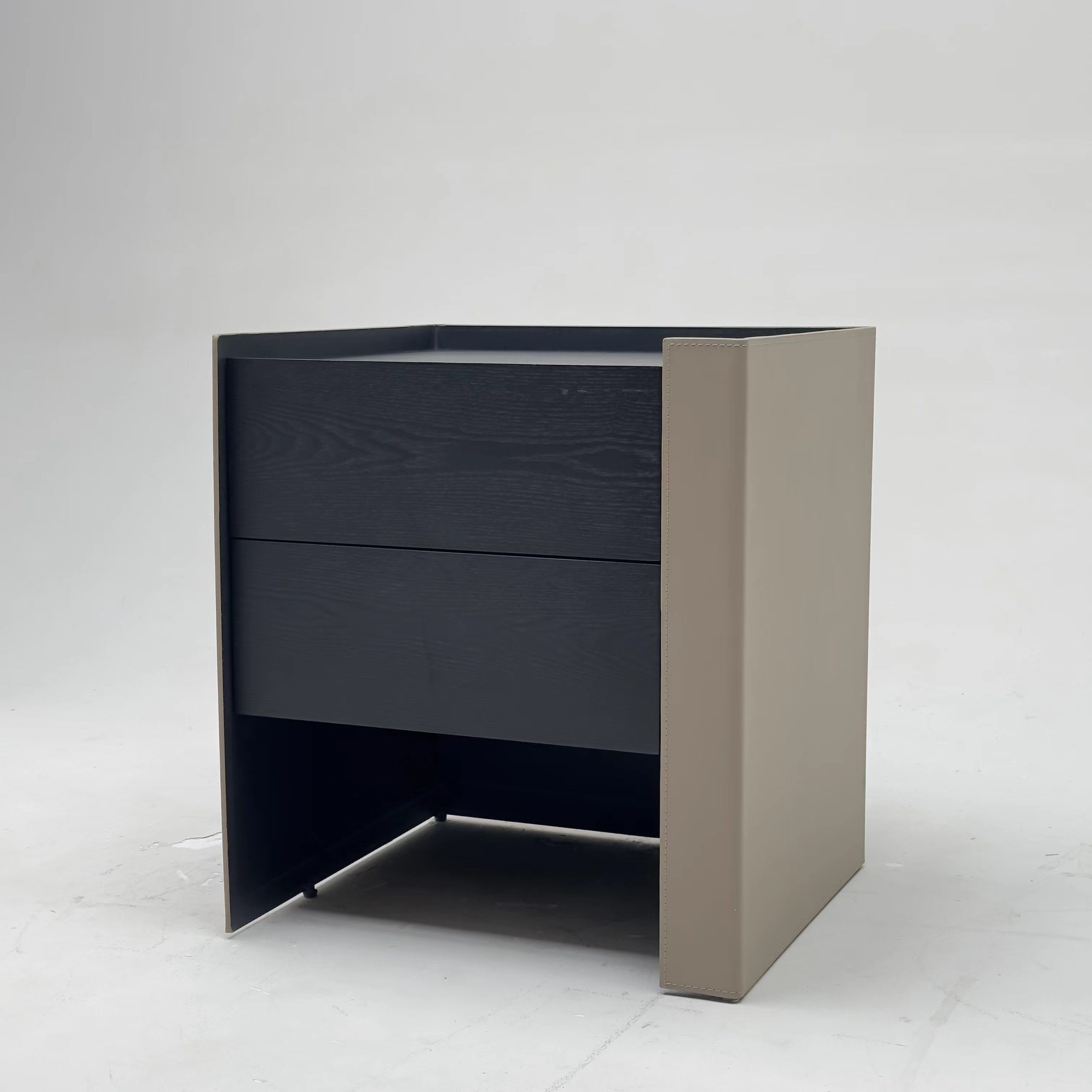 03 Nightstand 10