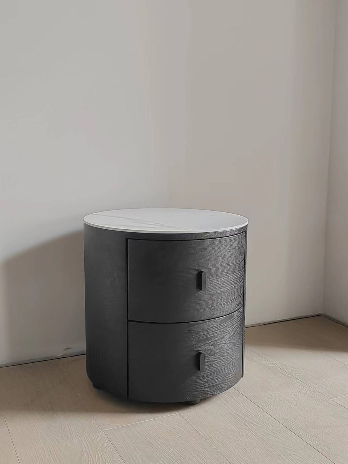 05 Nightstand 2