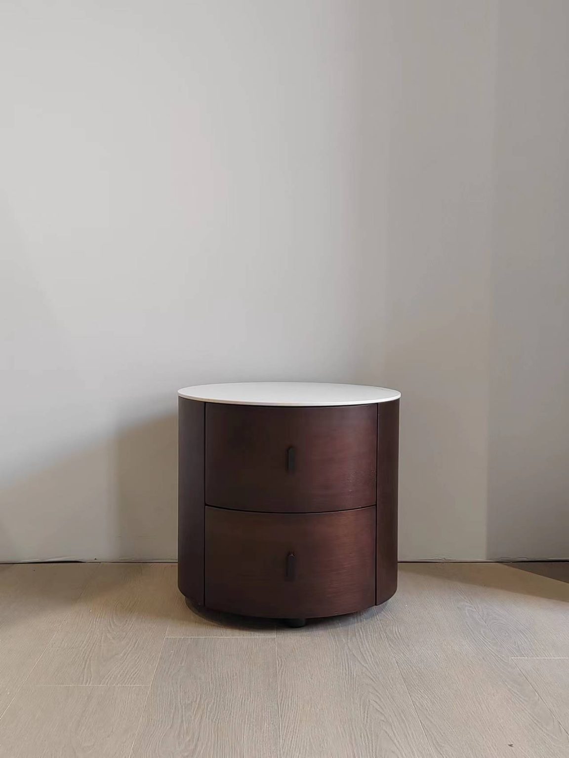 05 Nightstand 5