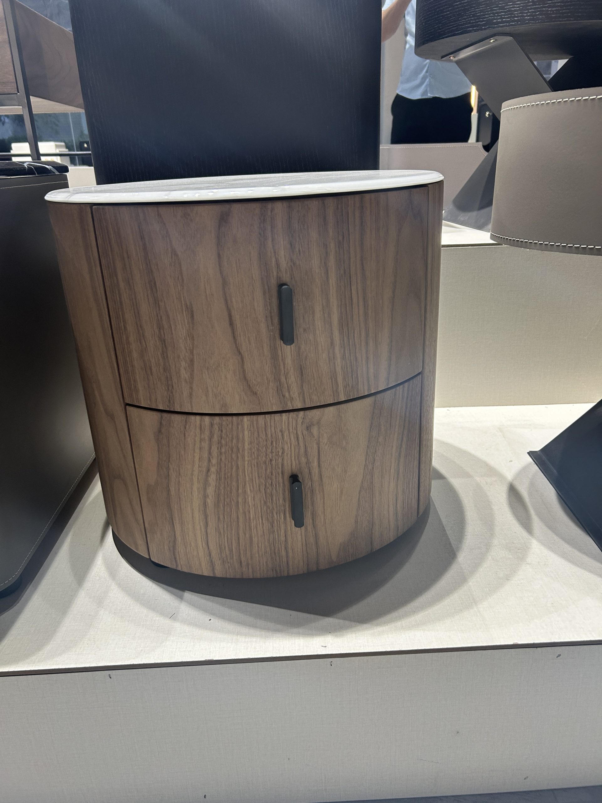 05 Nightstand 9
