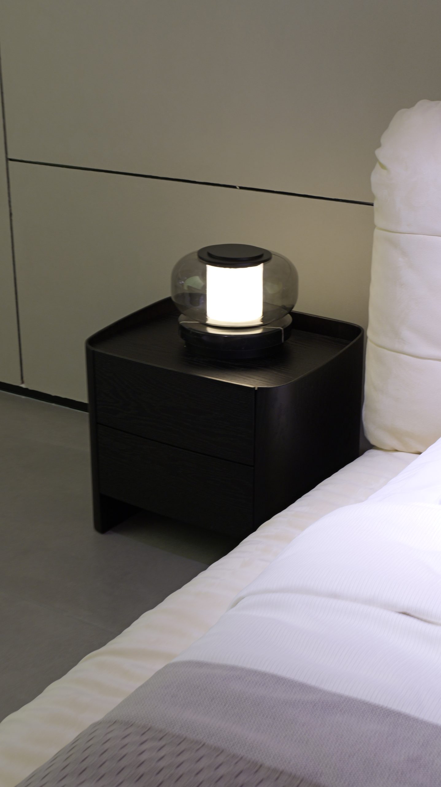 06 Nightstand 2