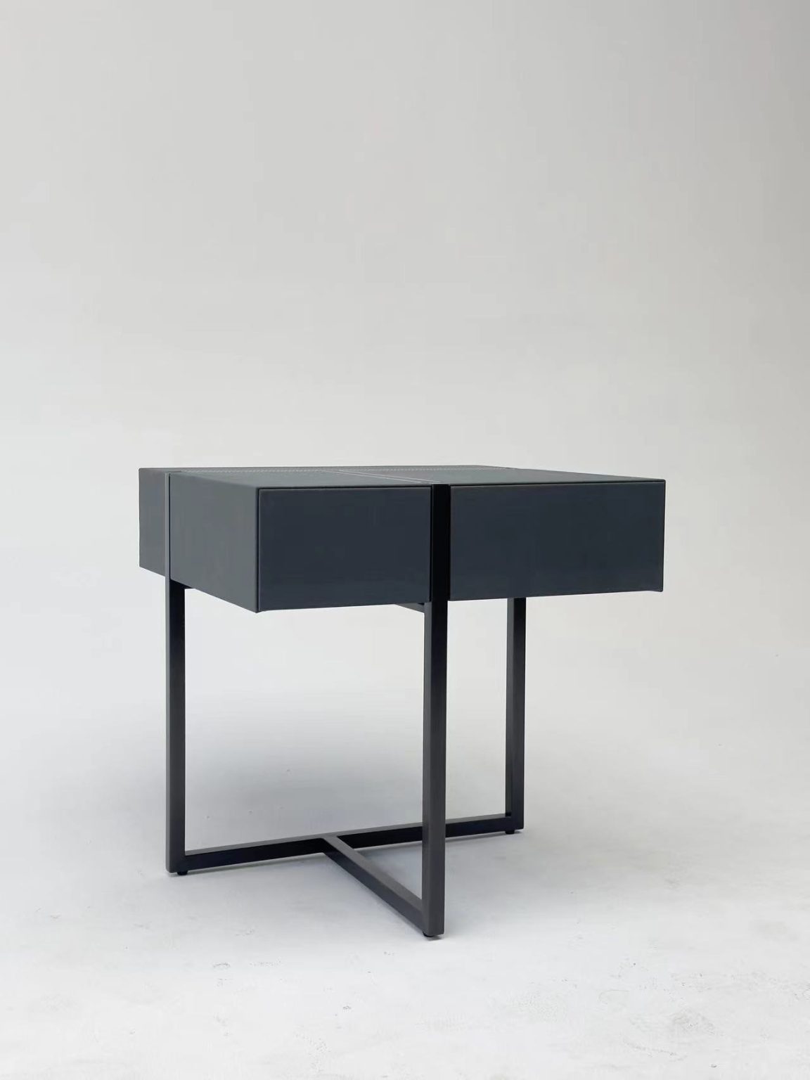07 Nightstand 3
