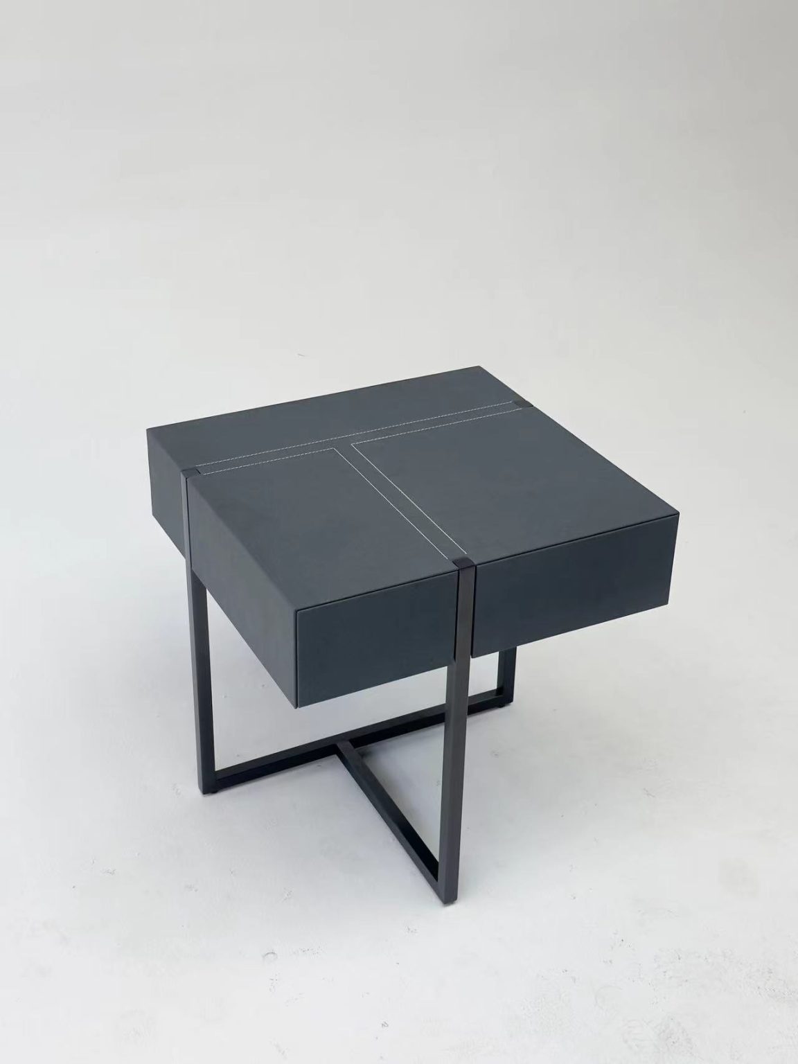 07 Nightstand 4
