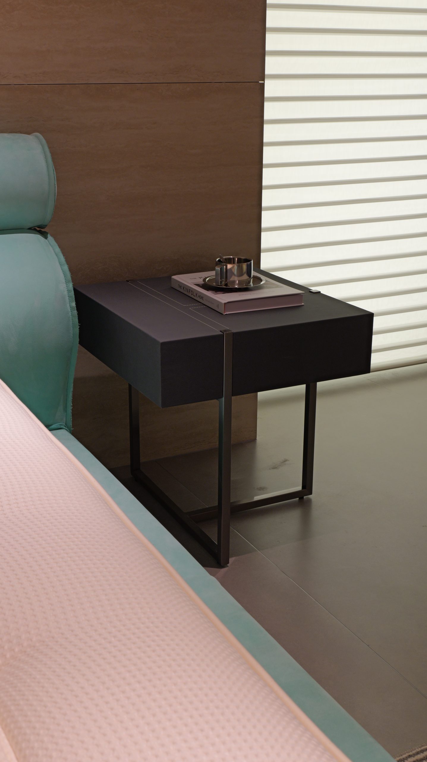 07 Nightstand 5