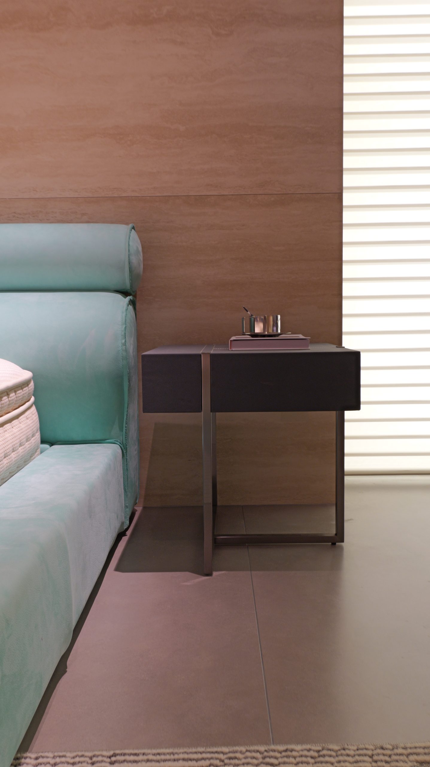 07 Nightstand 6