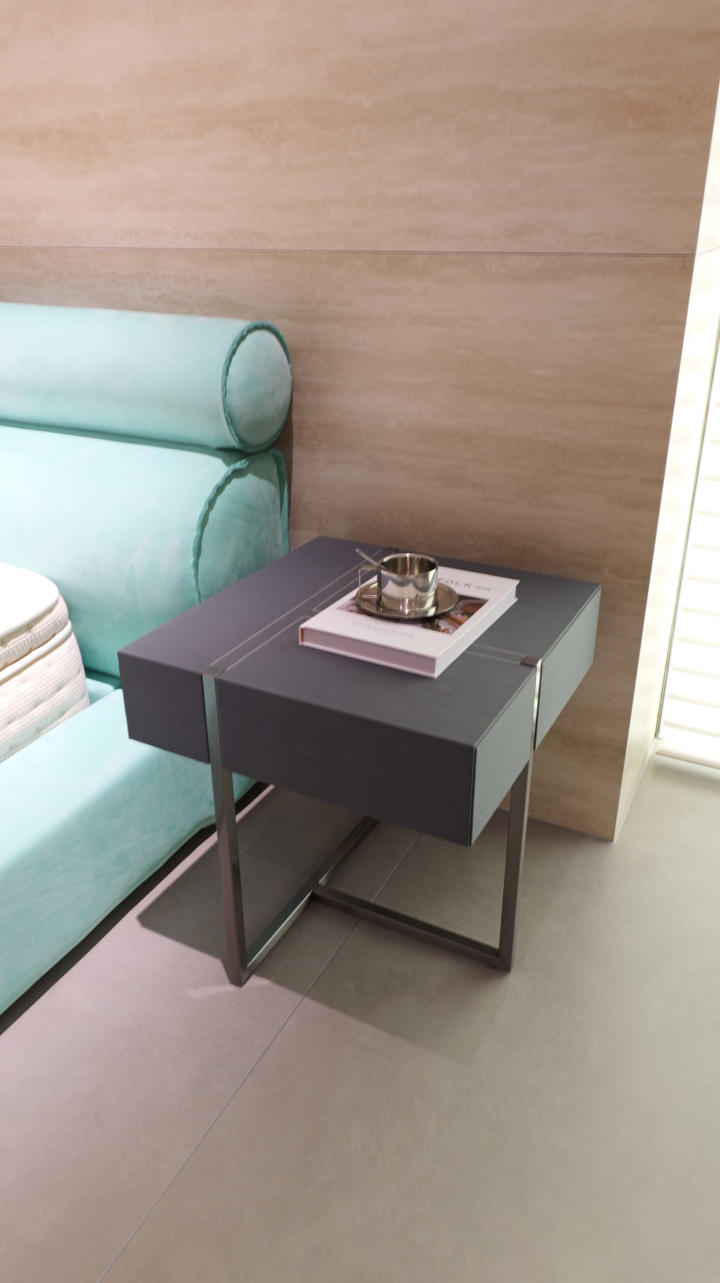 07 Nightstand 7