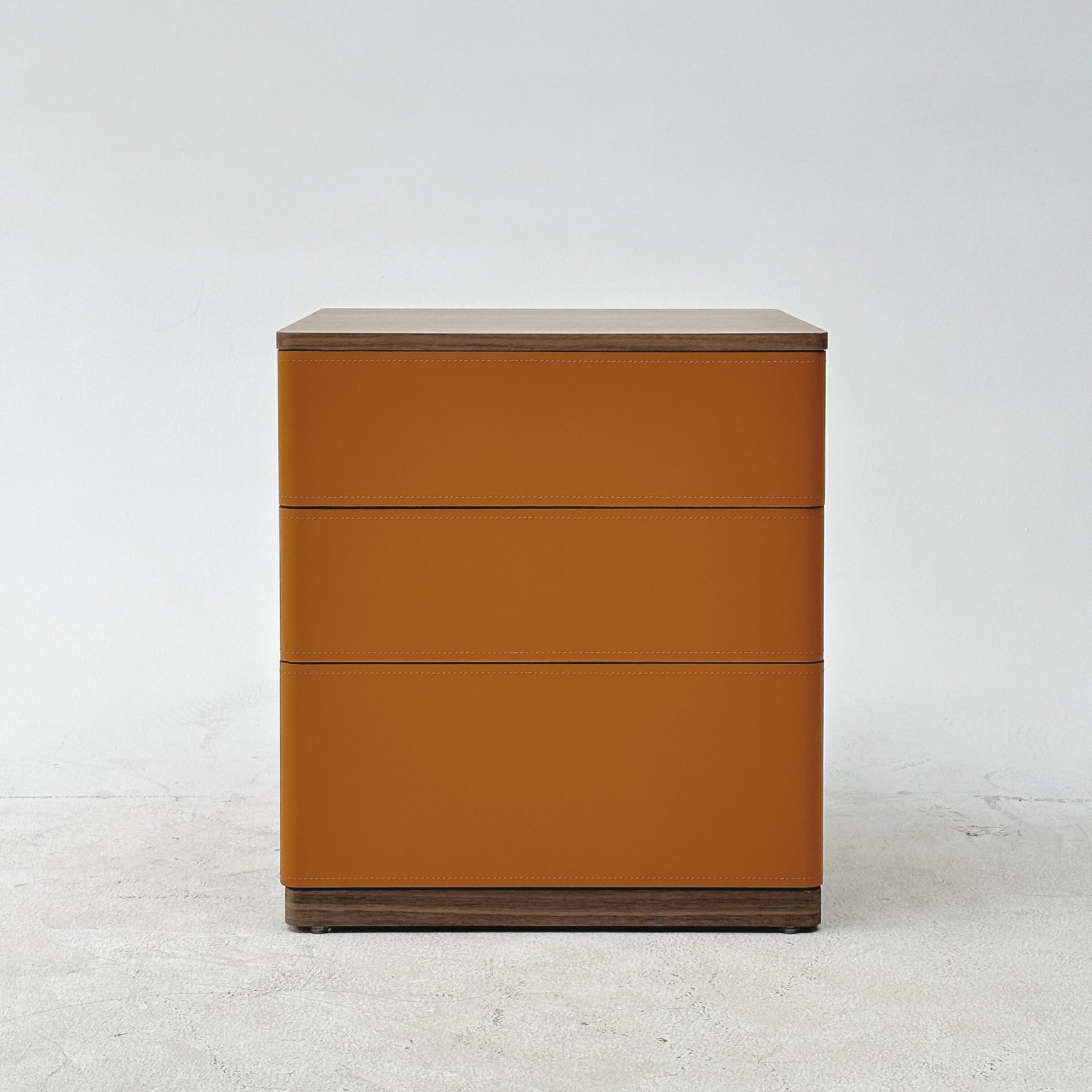 08 Nightstand 2