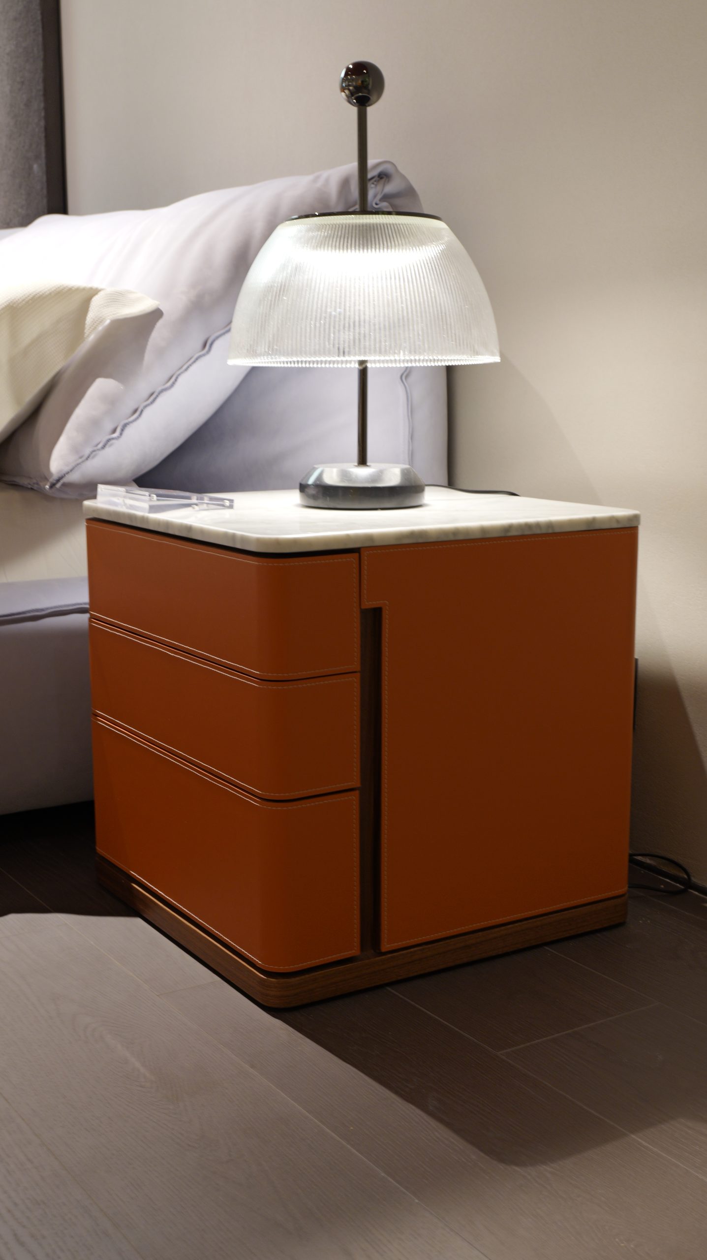 08 Nightstand 4