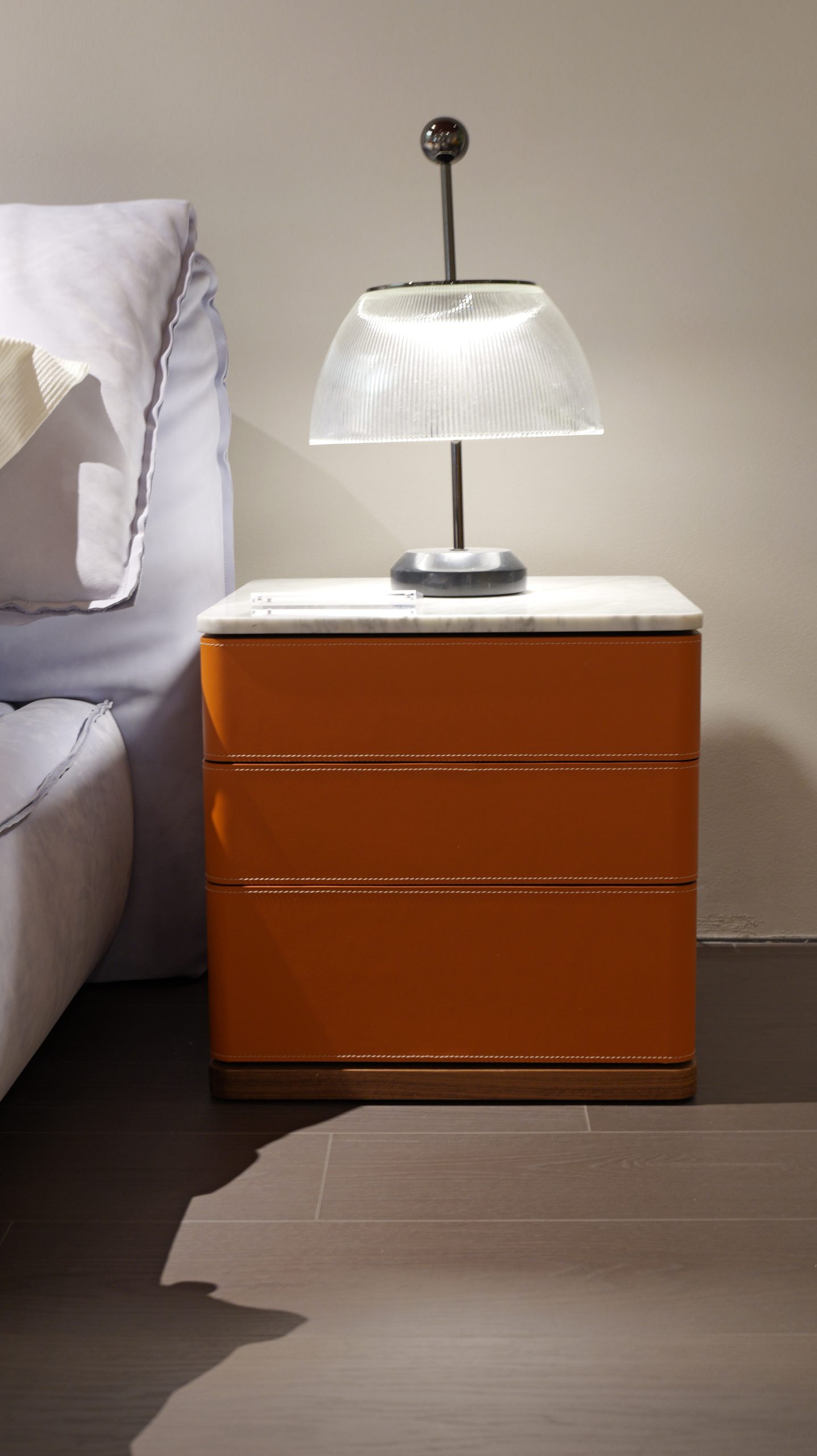 08 Nightstand 5