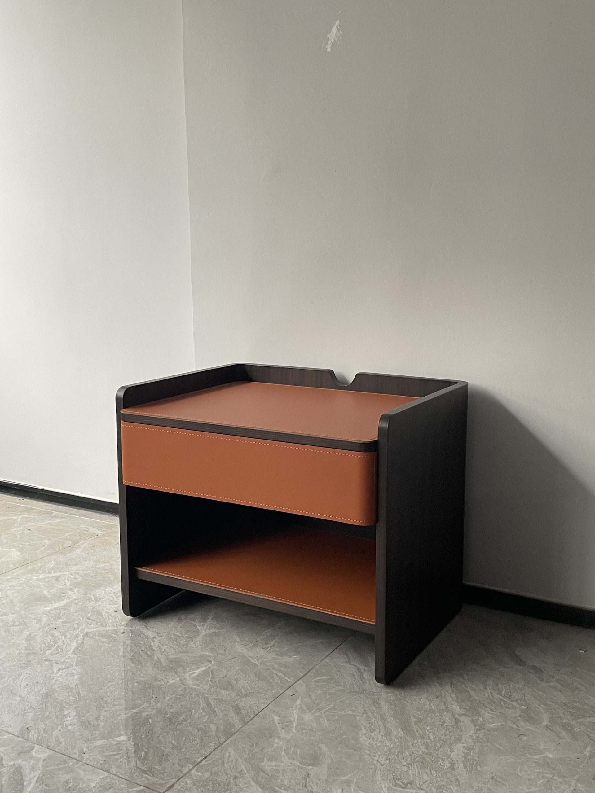 09 Nightstand 4