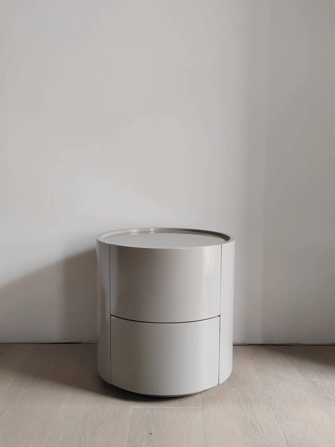 10 Nightstand 2