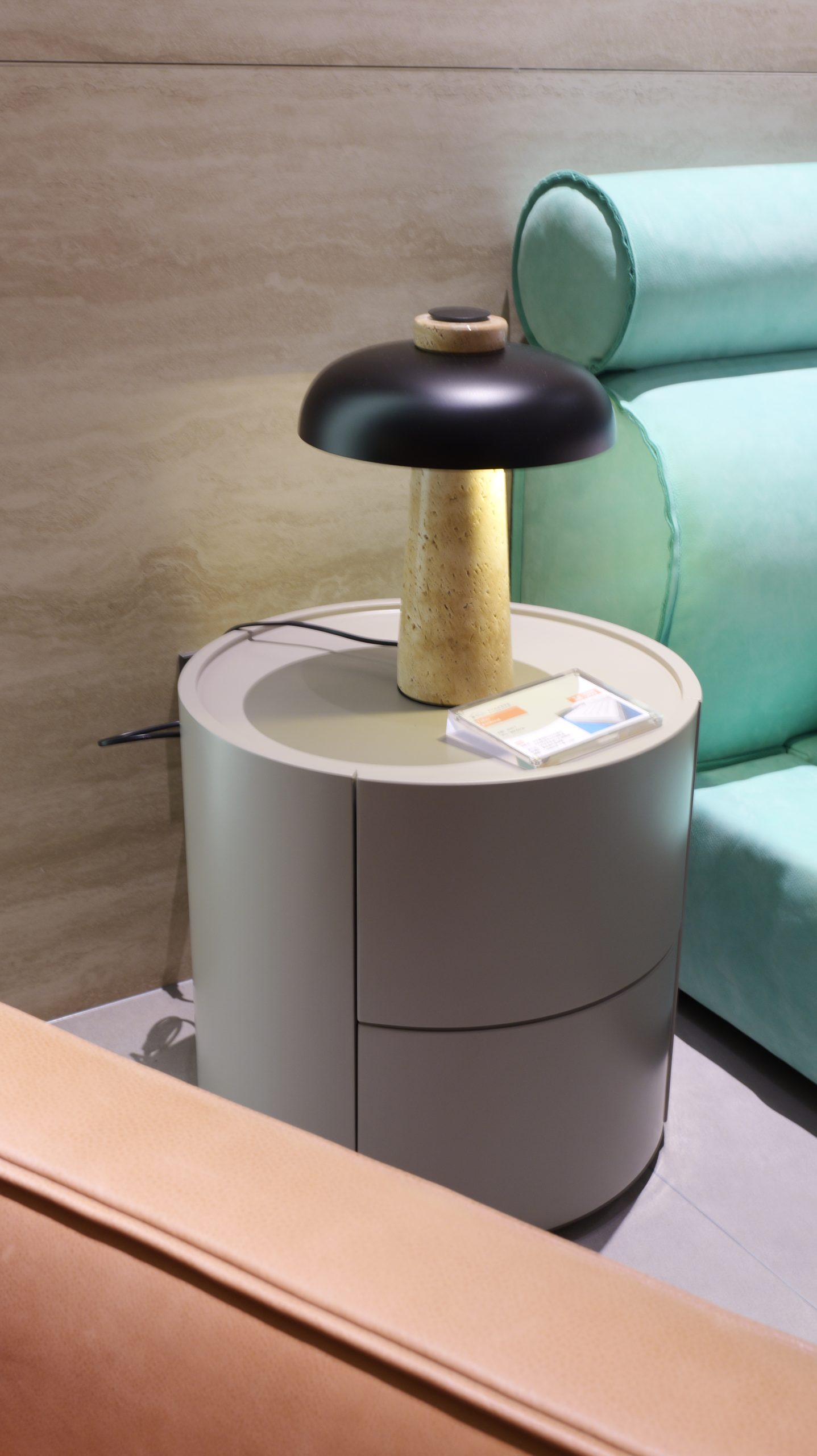 10 Nightstand 9