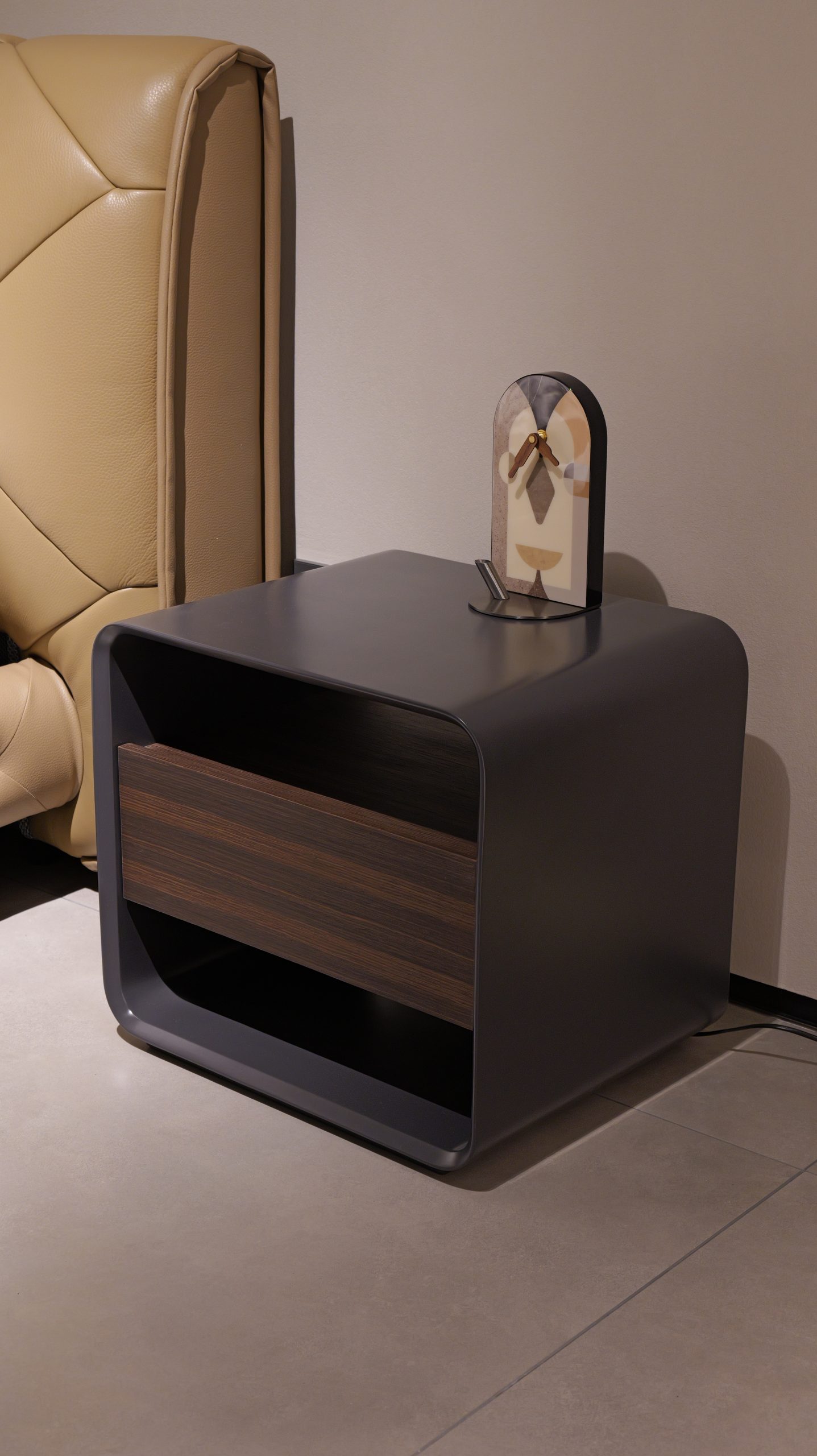 11 Nightstand 3
