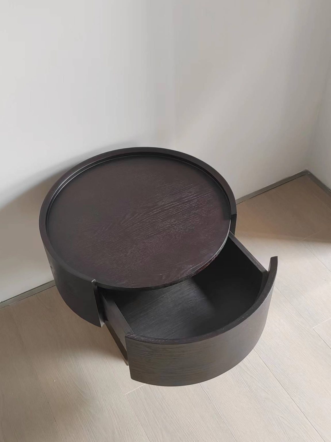 13 Nightstand 4