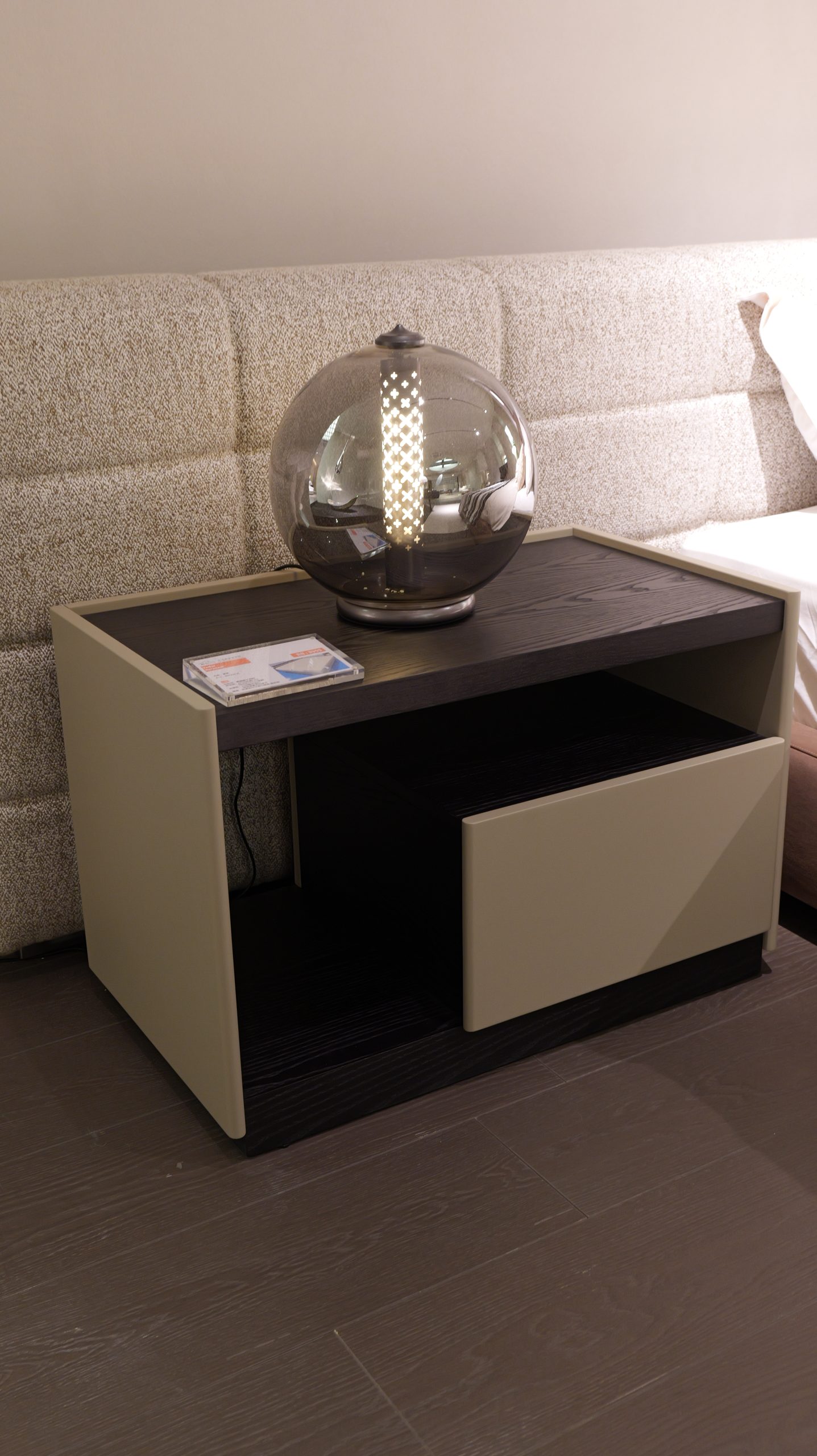 15 Nightstand 10