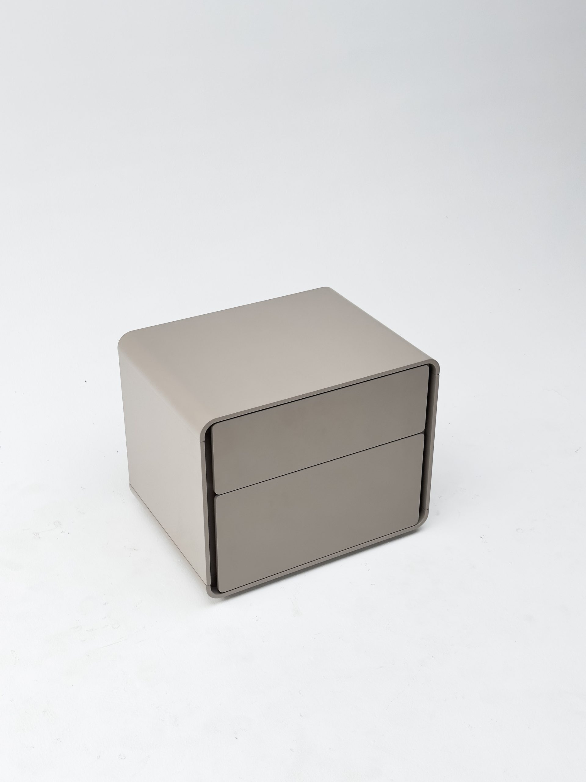 16 Nightstand 5