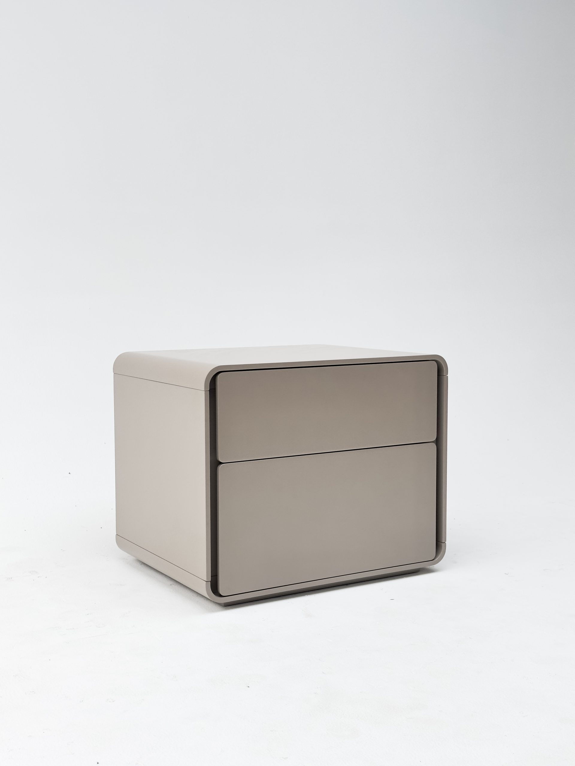 16 Nightstand 10