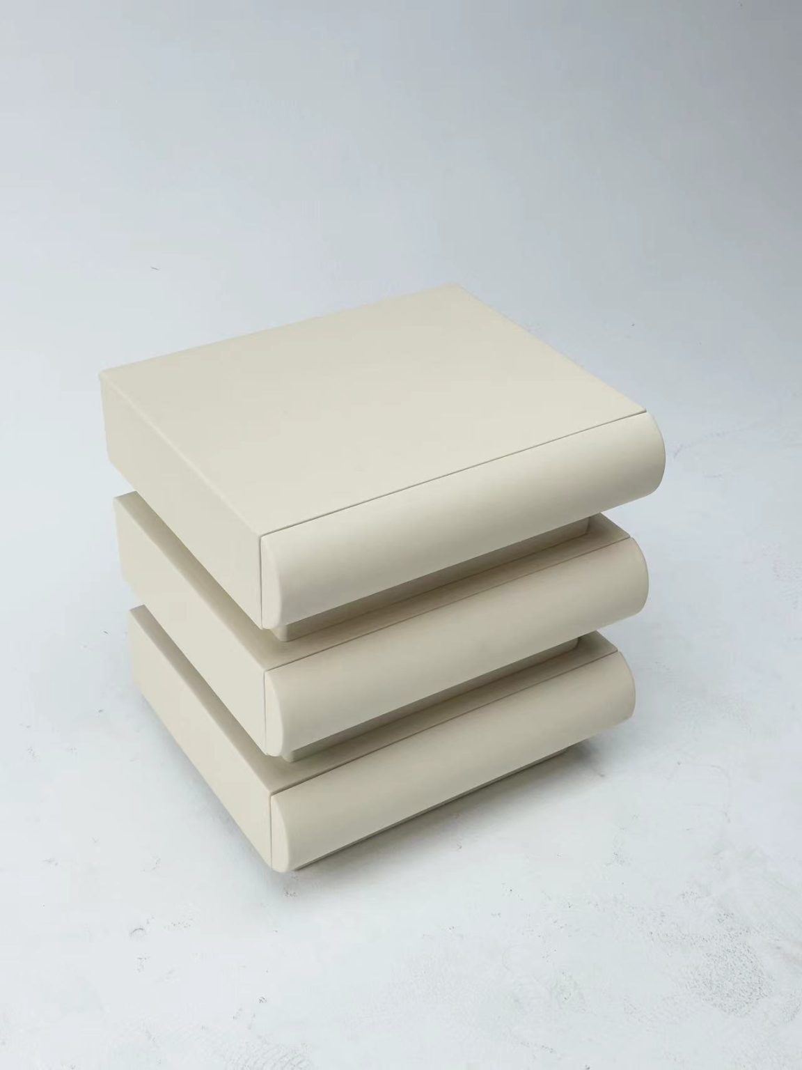 17 Nightstand 4