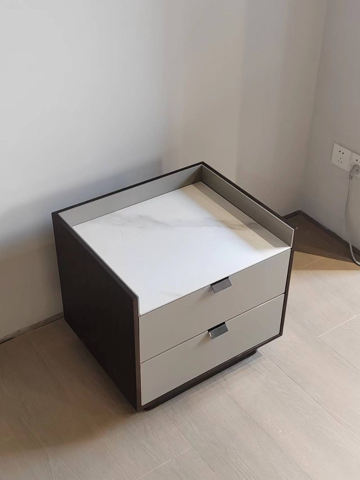 19 Nightstand 4