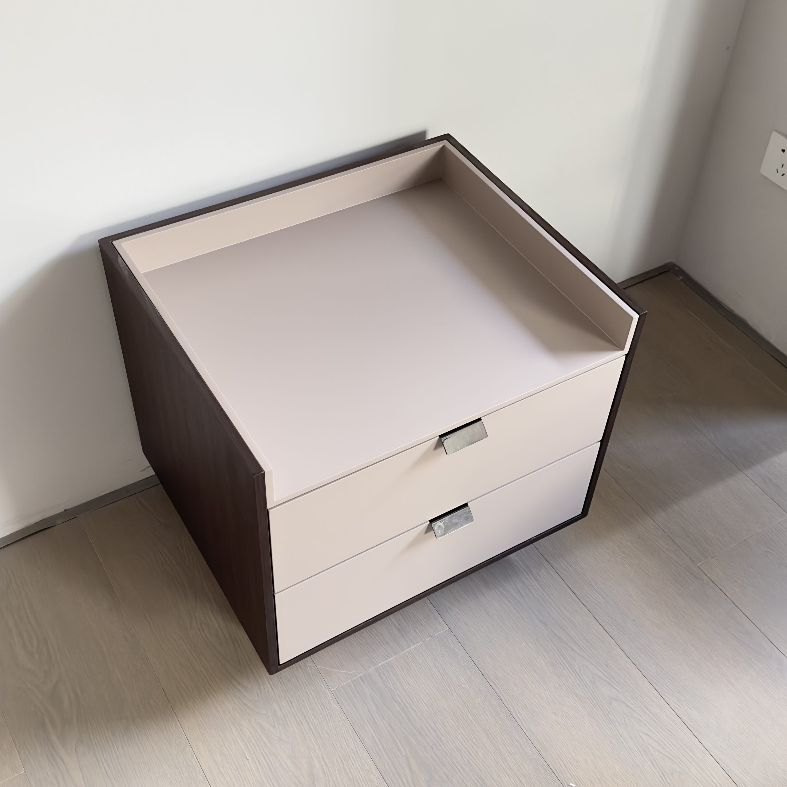 19 Nightstand 5