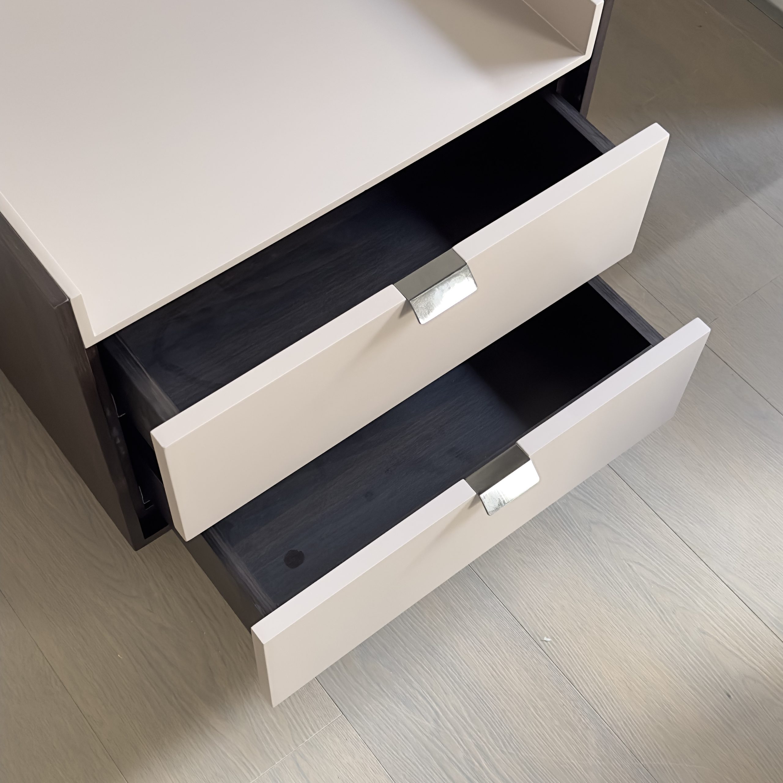 19 Nightstand 6