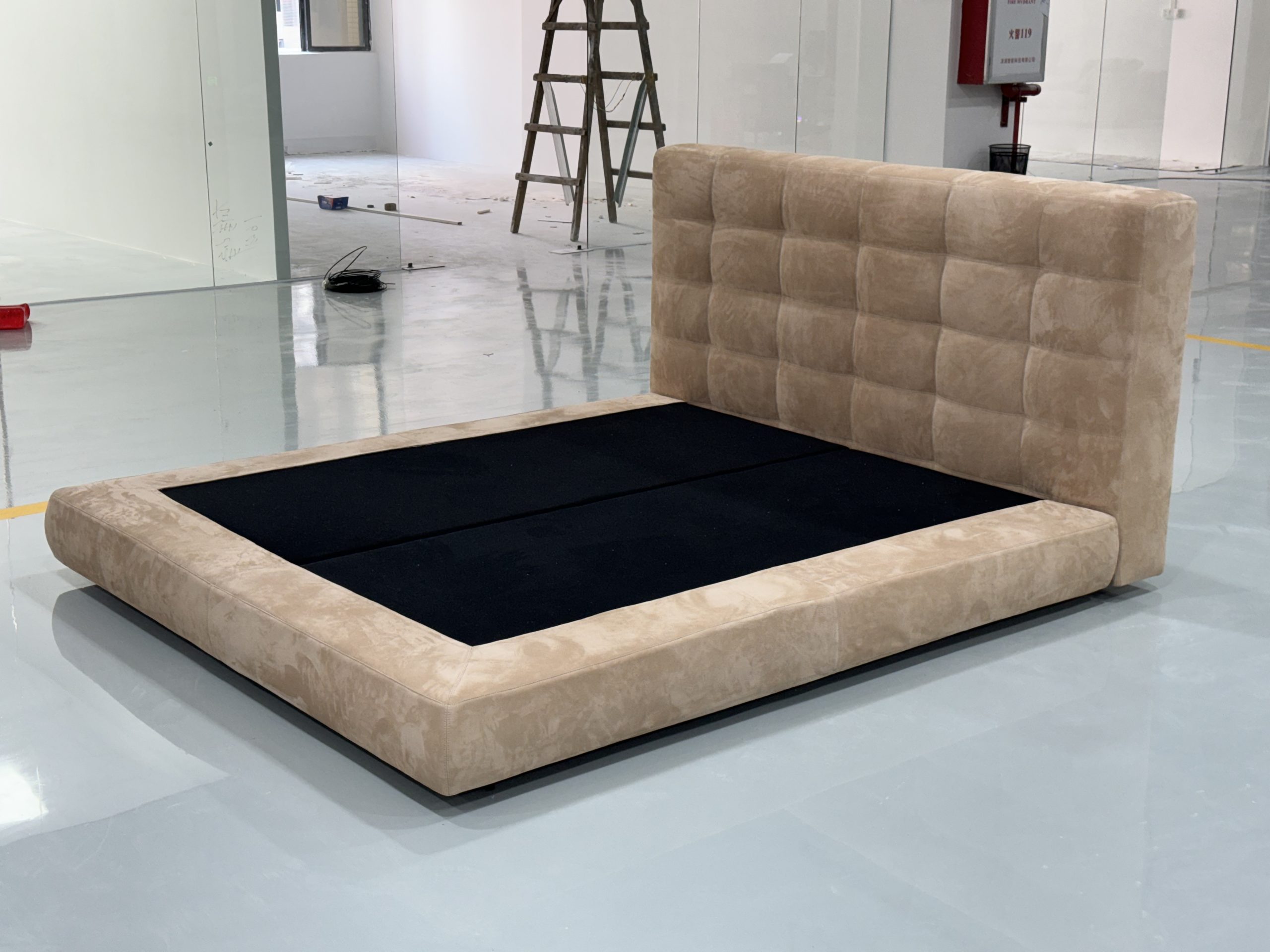 Lawrence Bed 4