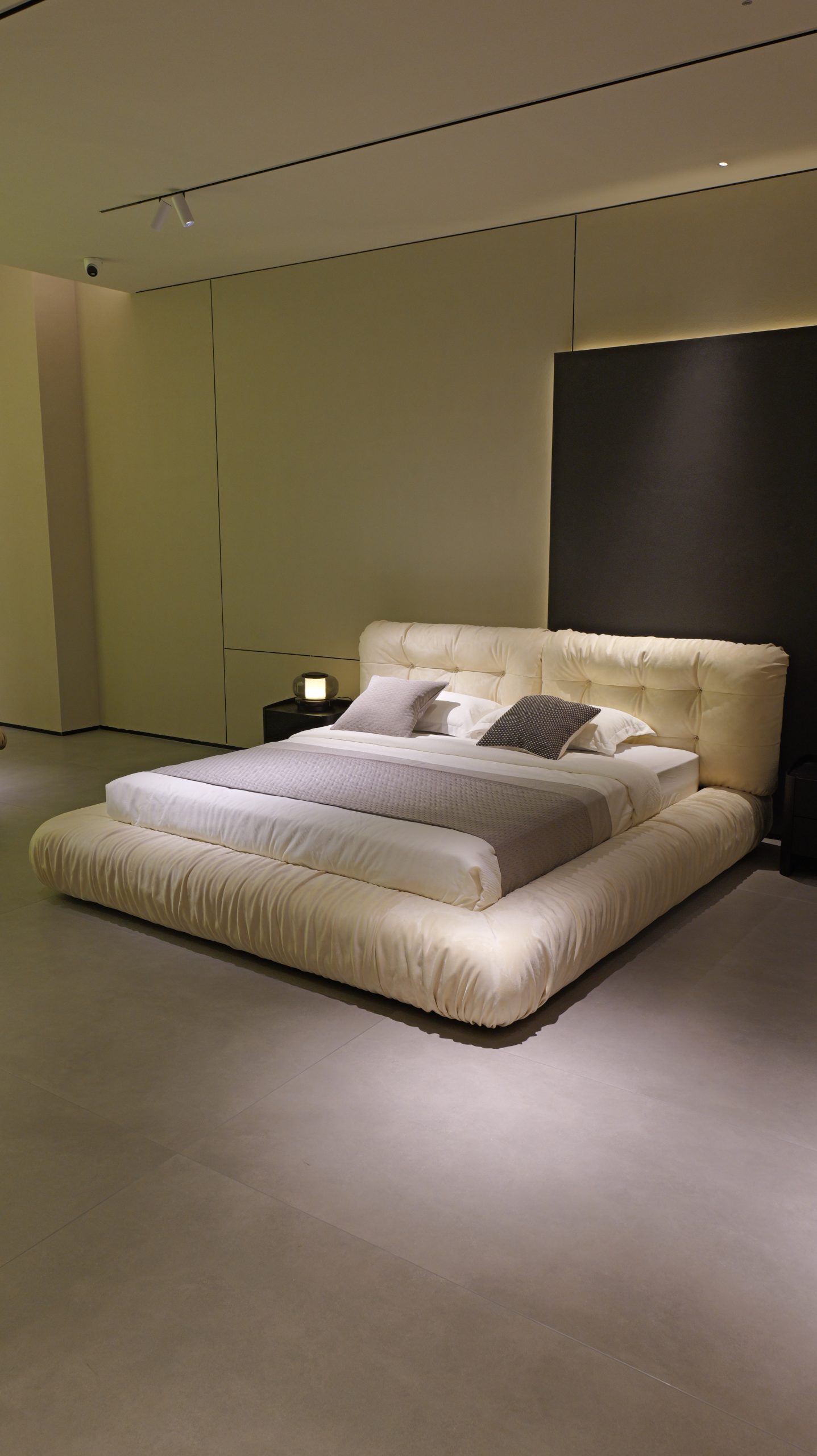 Milano Bed 3