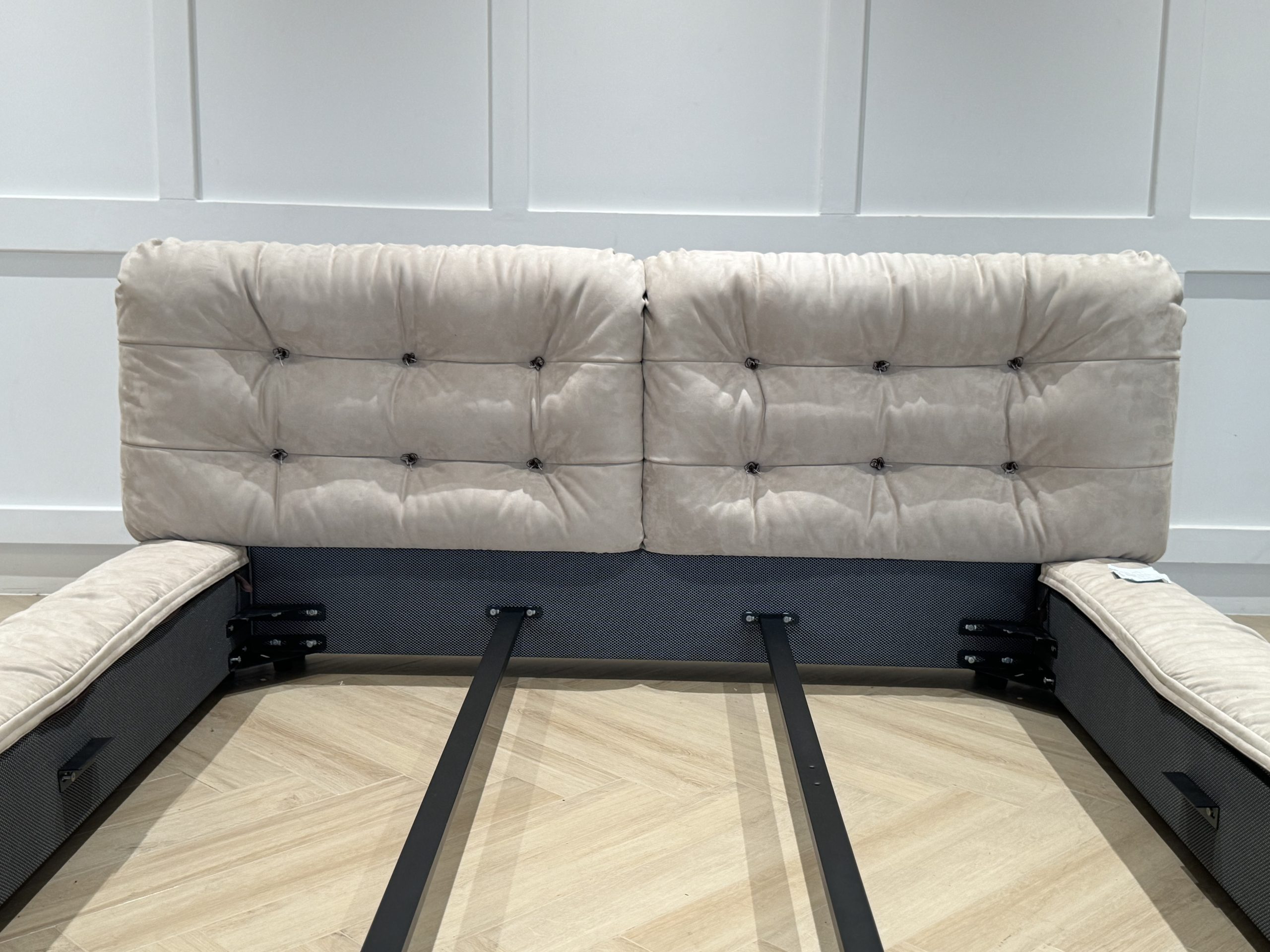Milano Bed 6