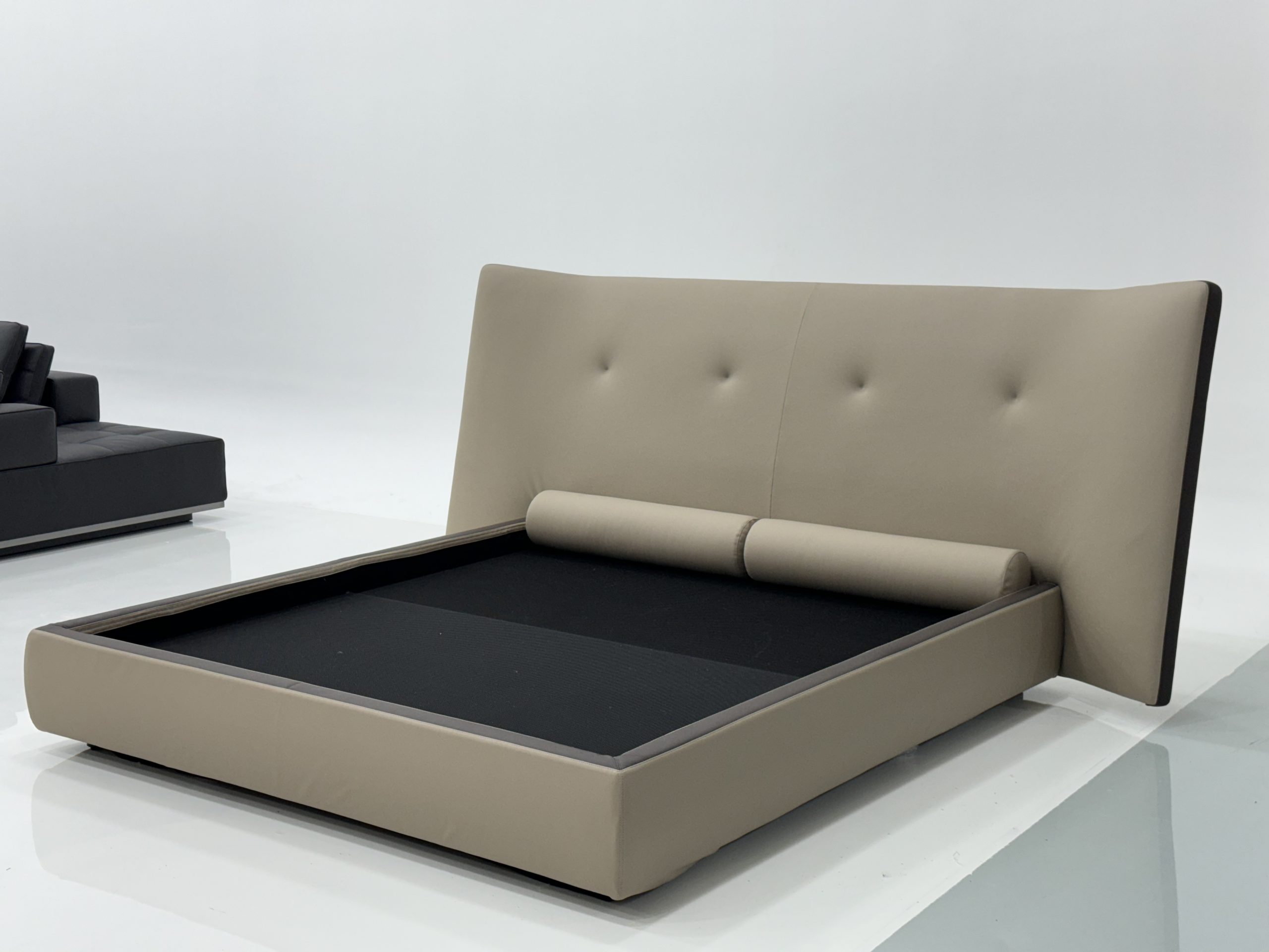 Rever Bed 3