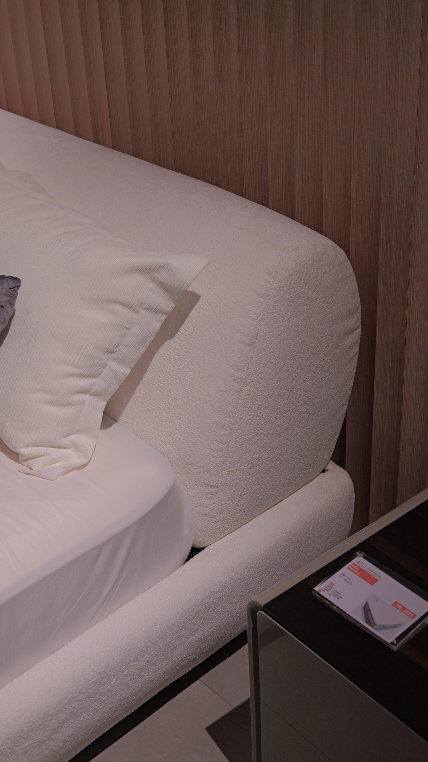 Supermoon Bed 6