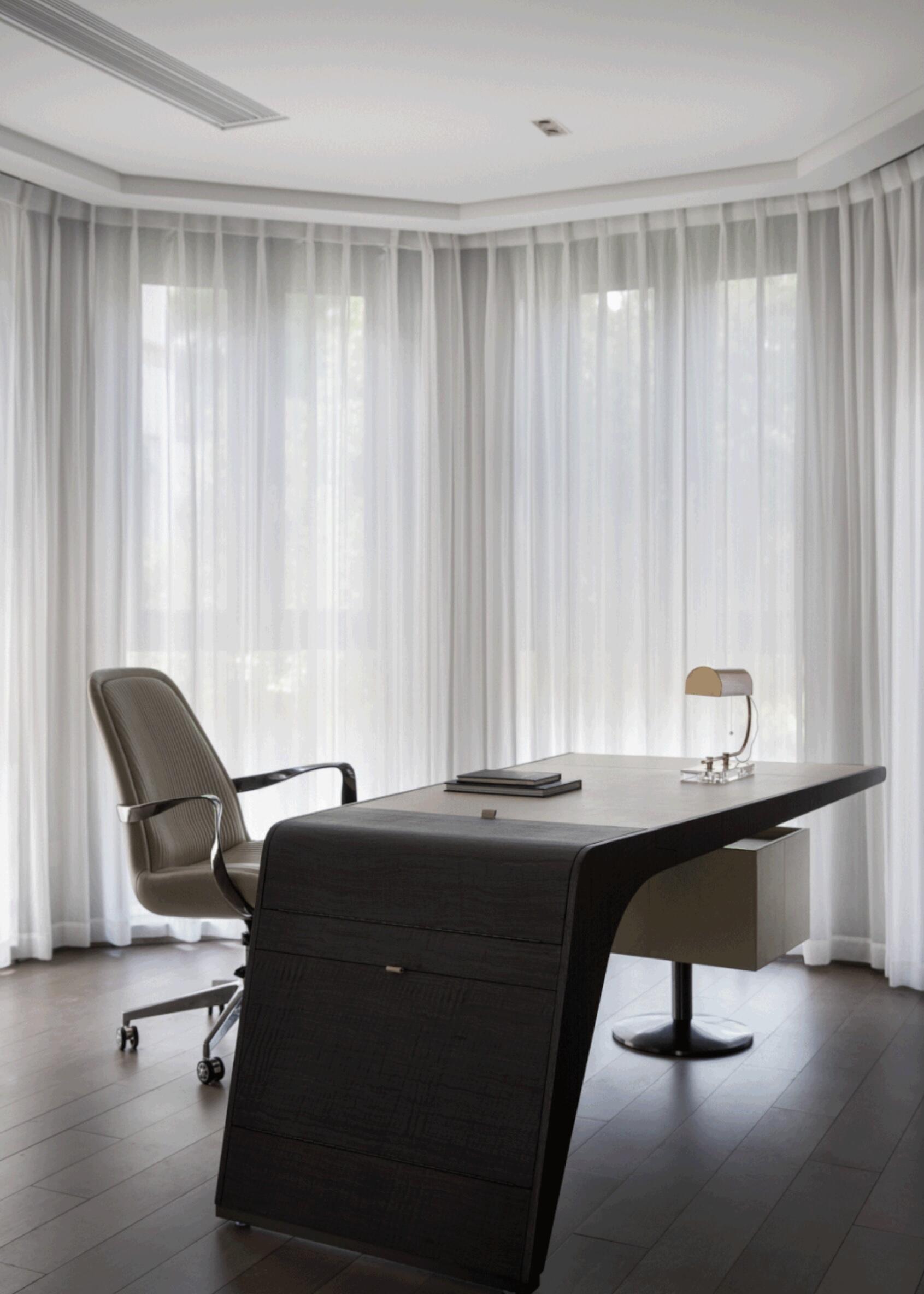Theodore Desk