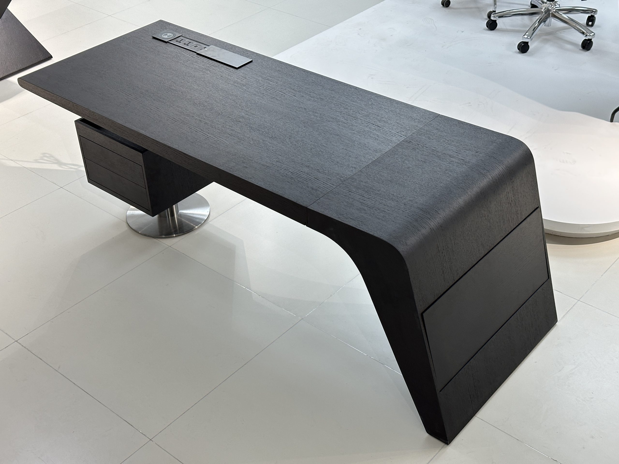 Theodore Desk 3
