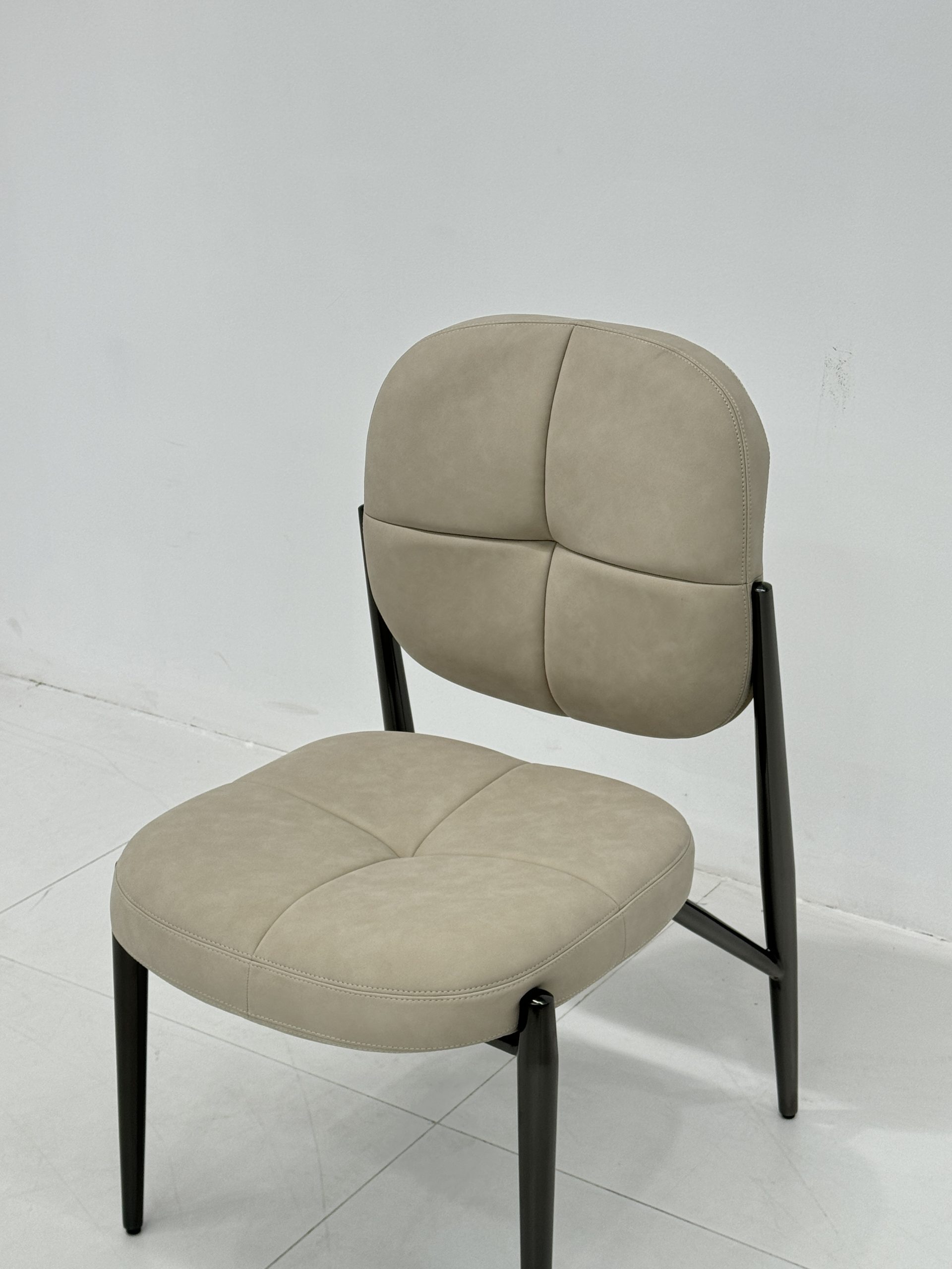 Fyra Chairs 2