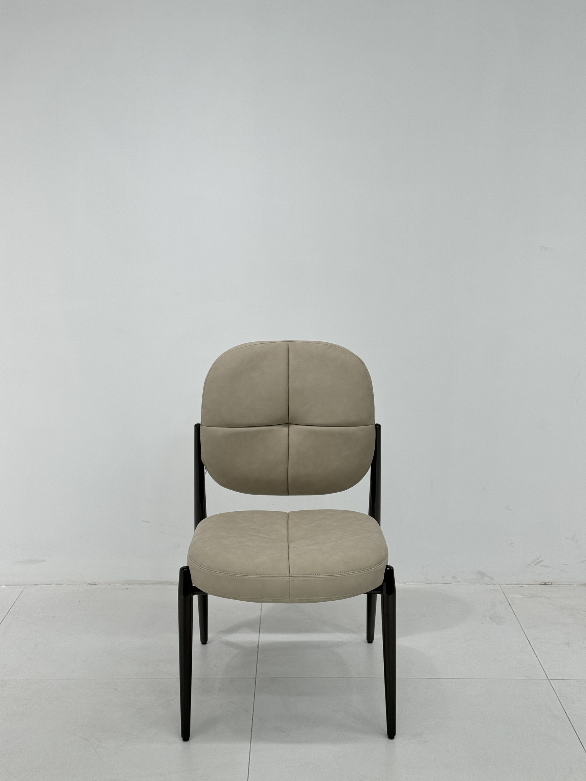 Fyra Chairs 3