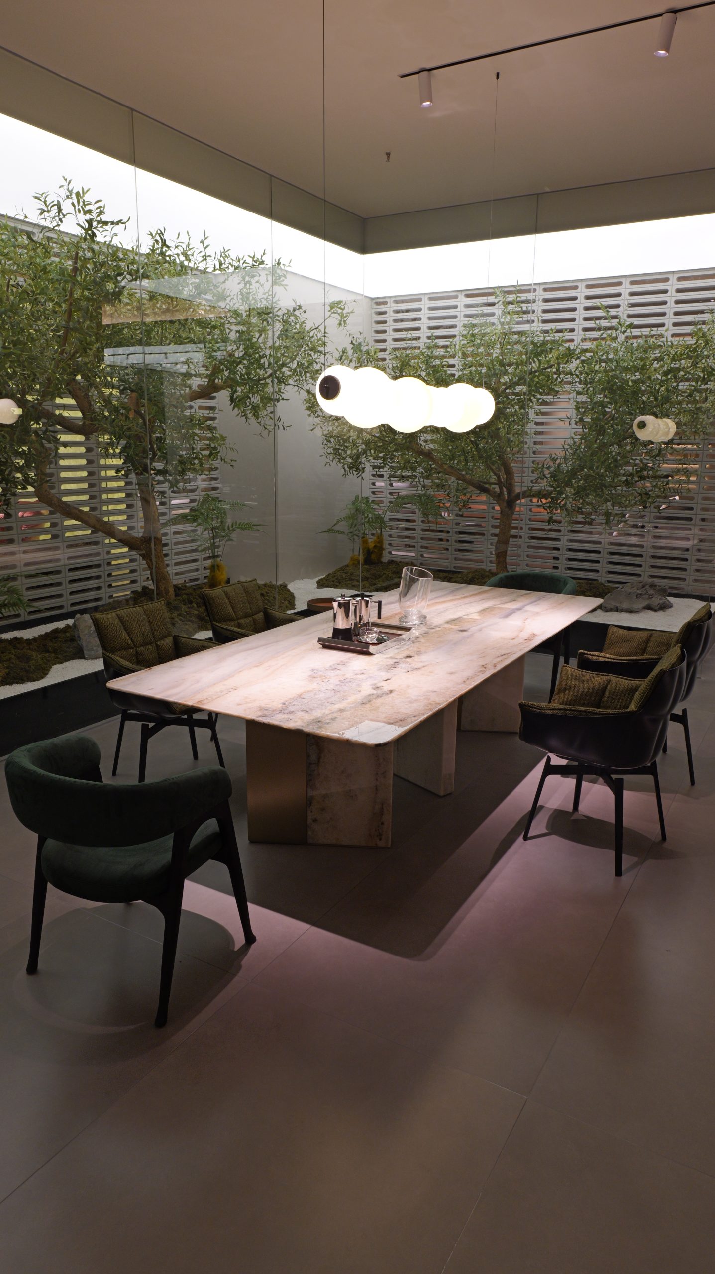 Landscape Crystal Dining Table 4