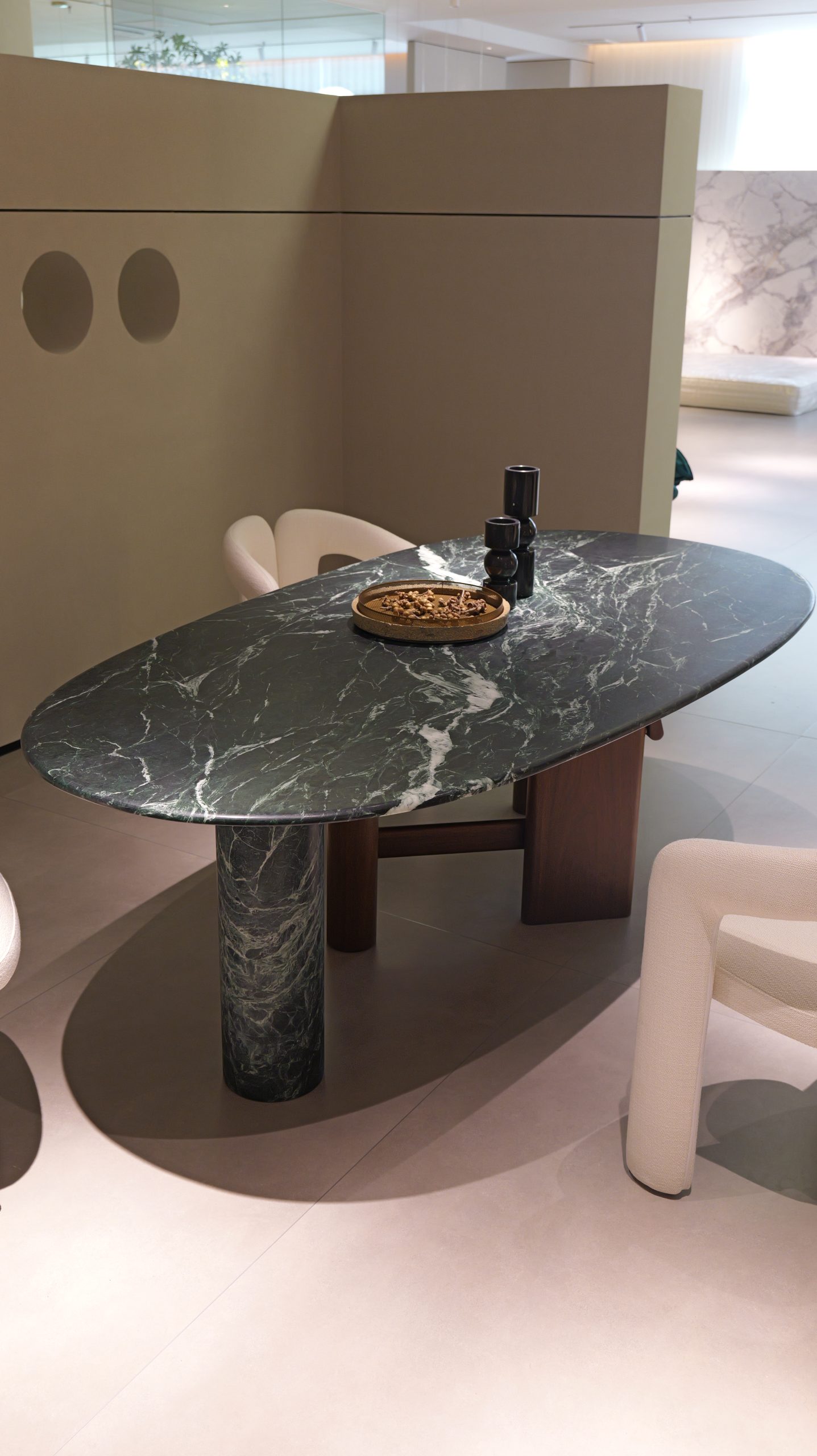 Sengu Dining Table 2