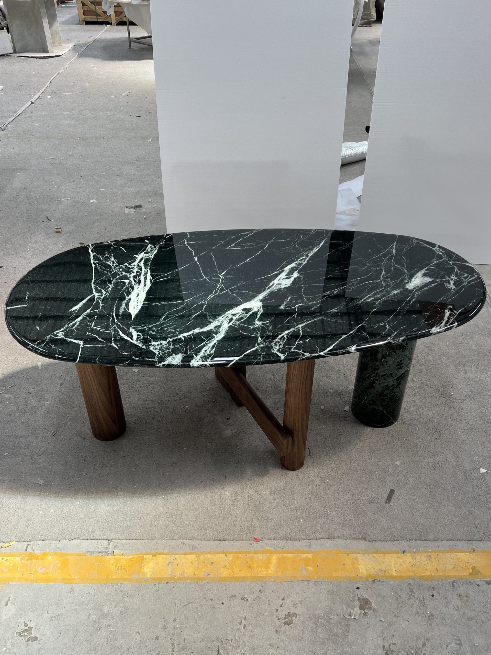 Sengu Dining Table 4
