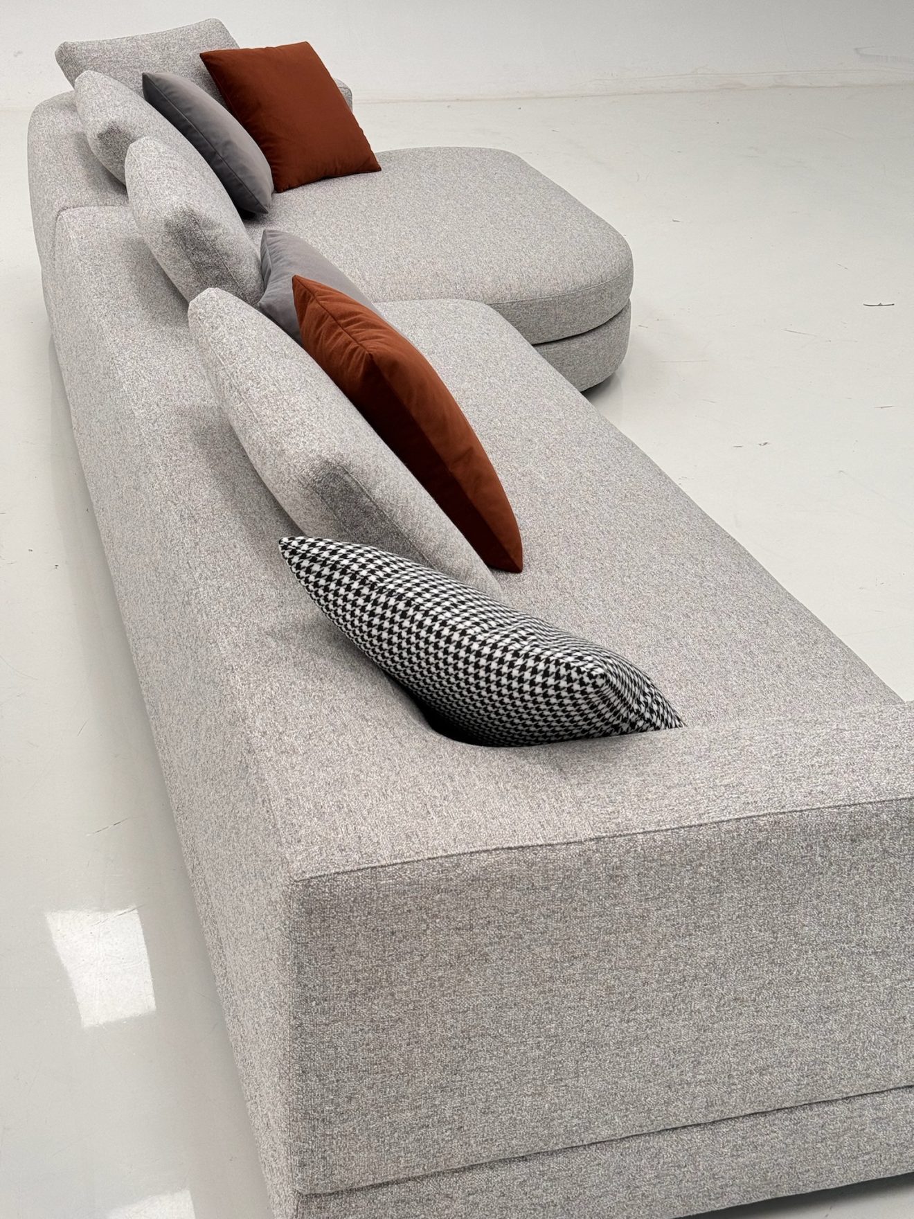 Alexander Sofa 9