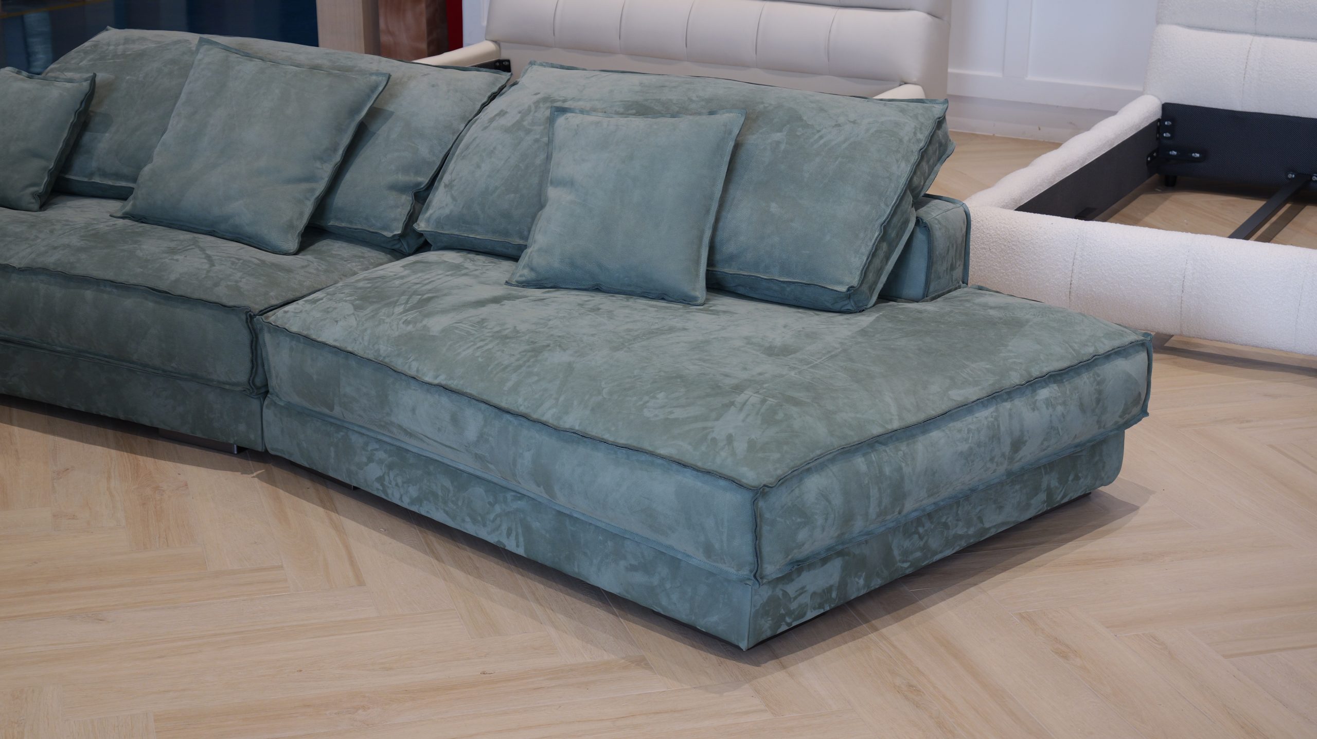 Budapest Sofa 10