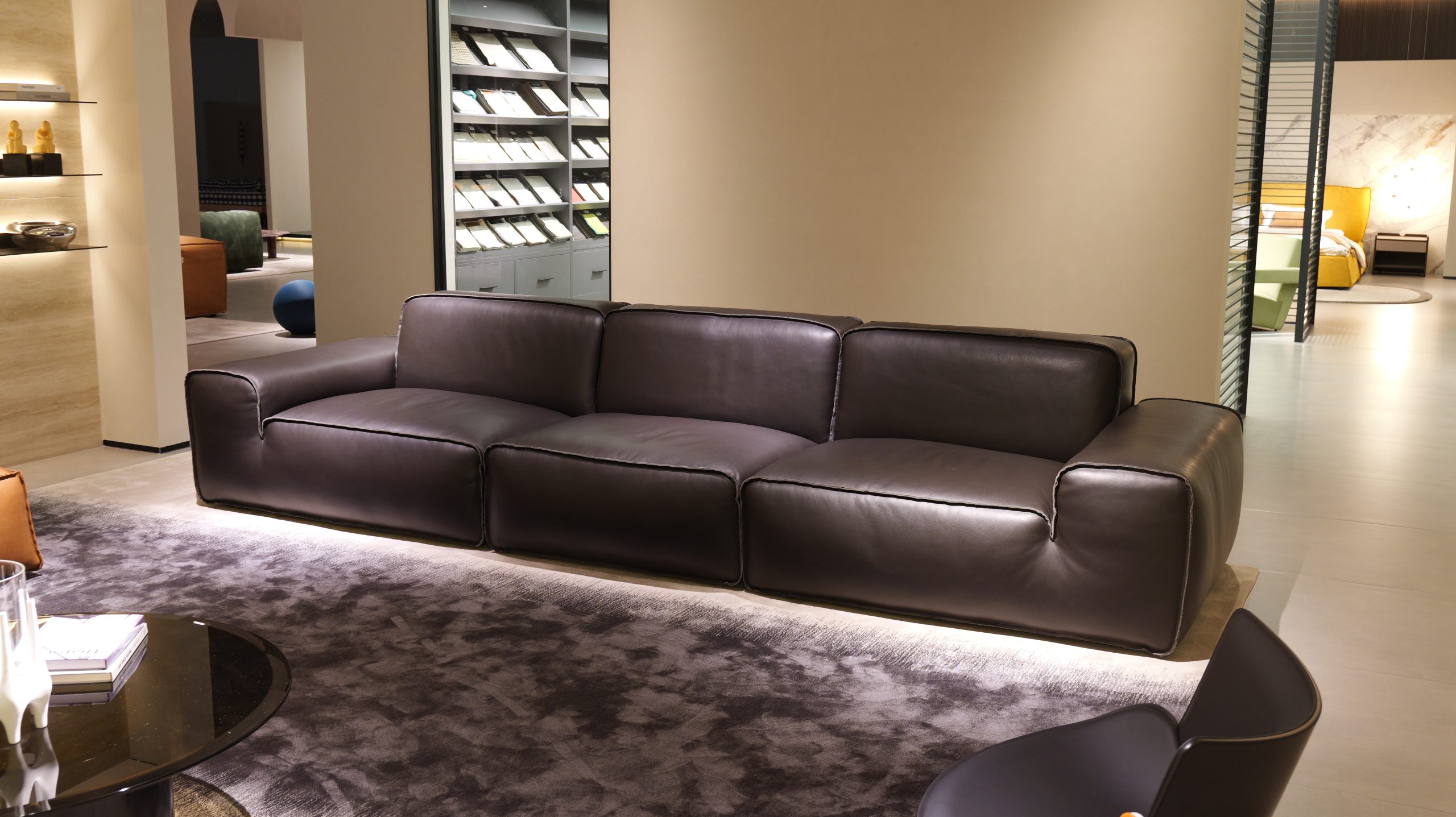 Chateaud AX Sofa
